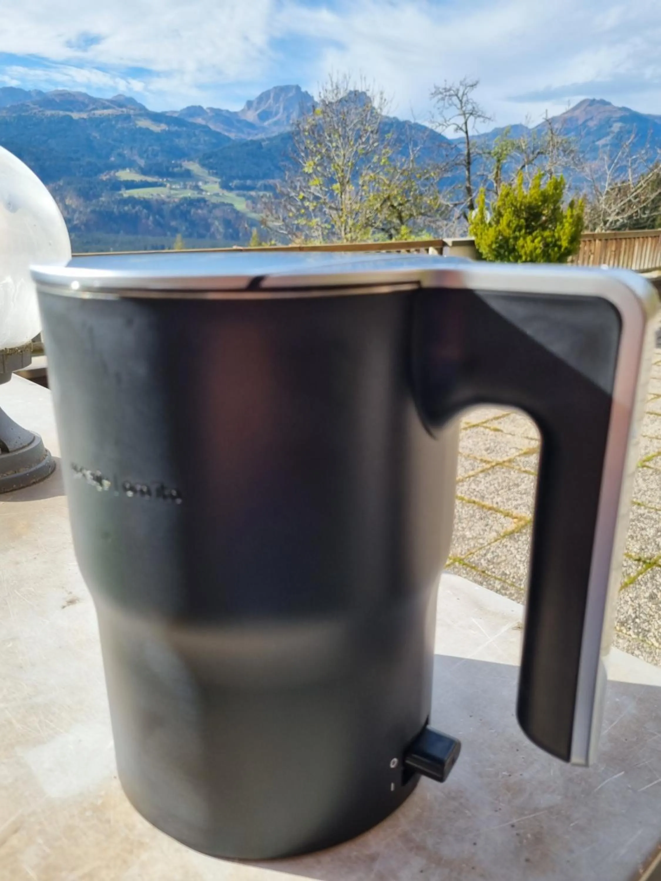 Day in nawu apartments & Restaurant