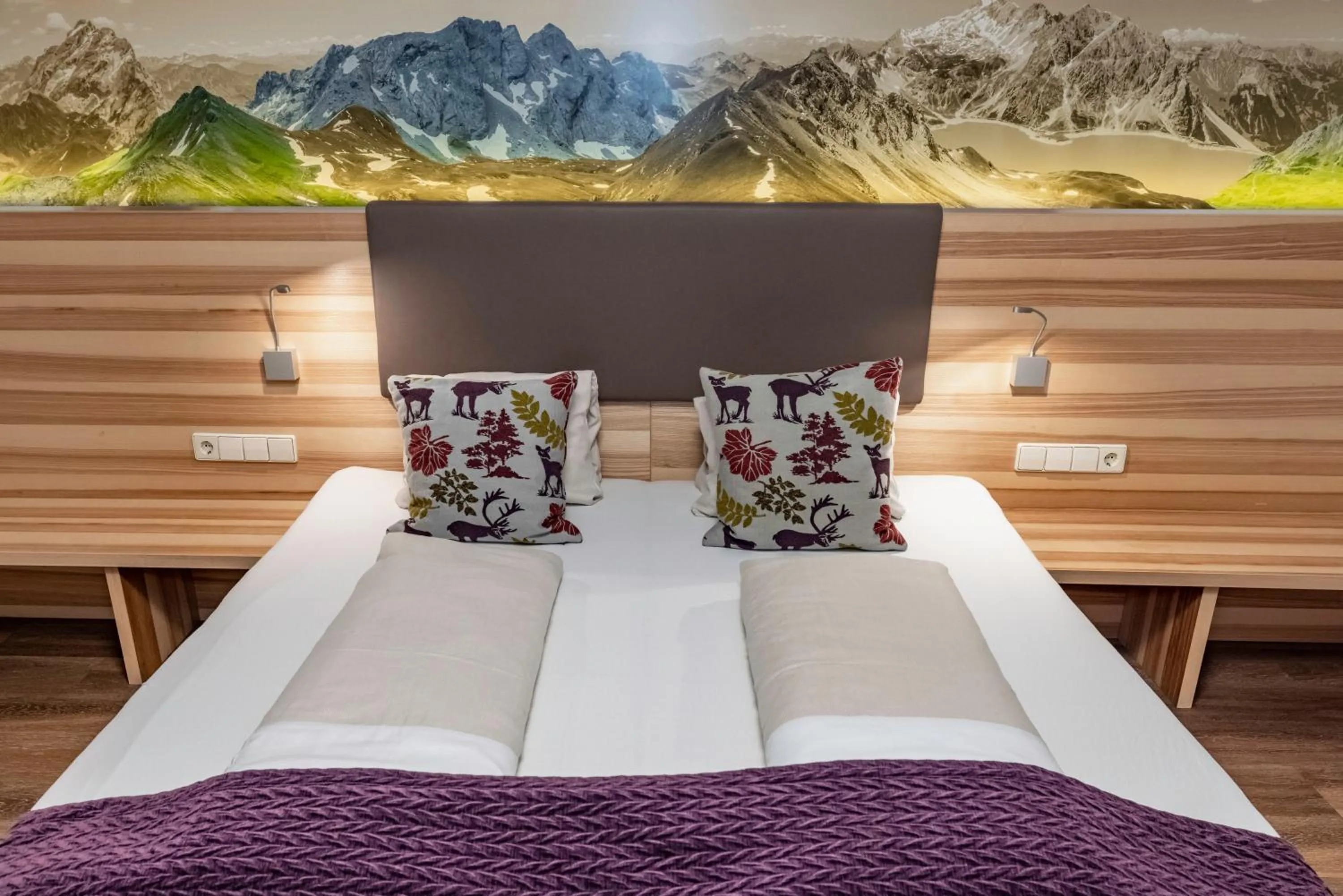 Bedroom, Bed in nawu apartments & Restaurant