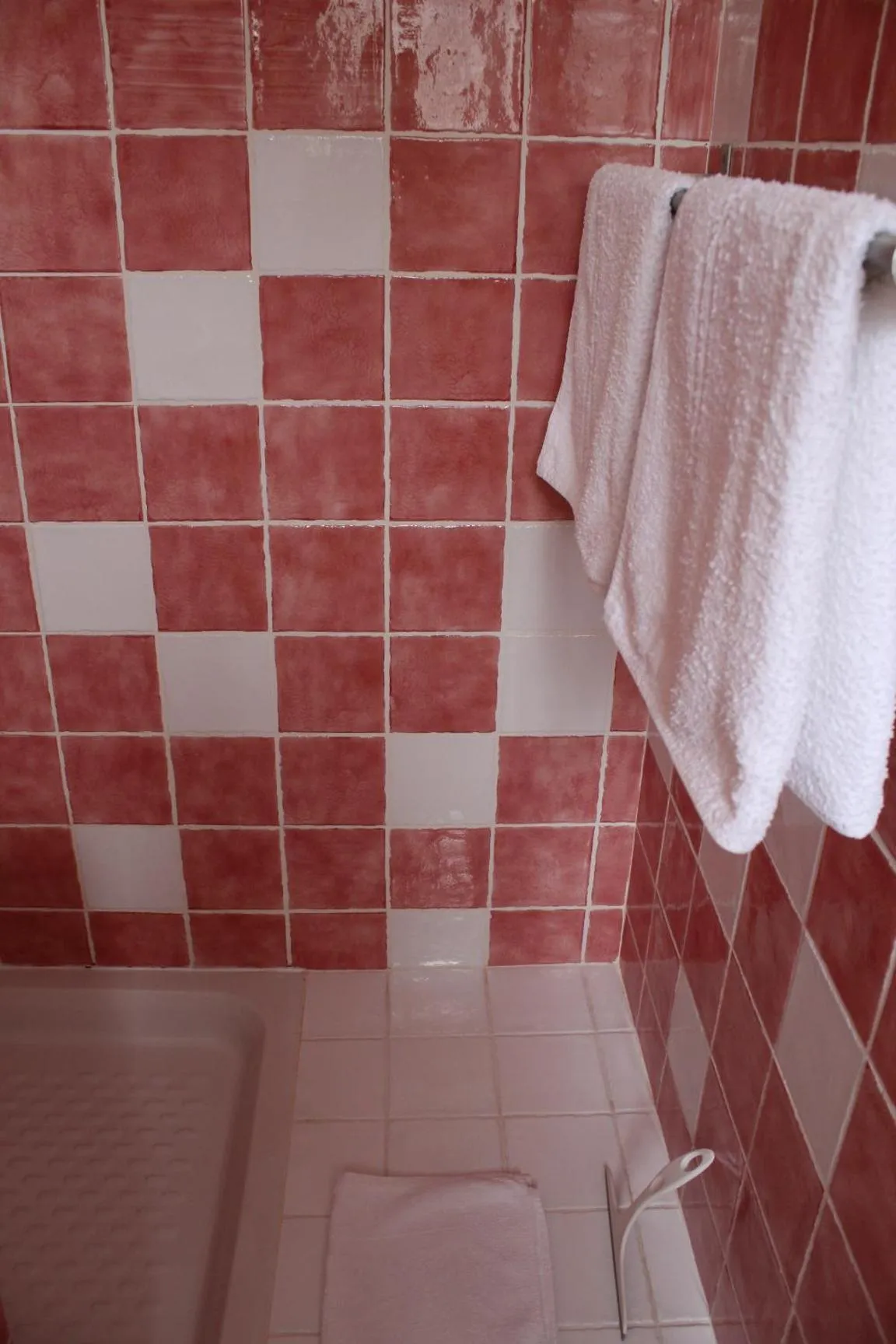 Shower in Bastide Saint Bernard