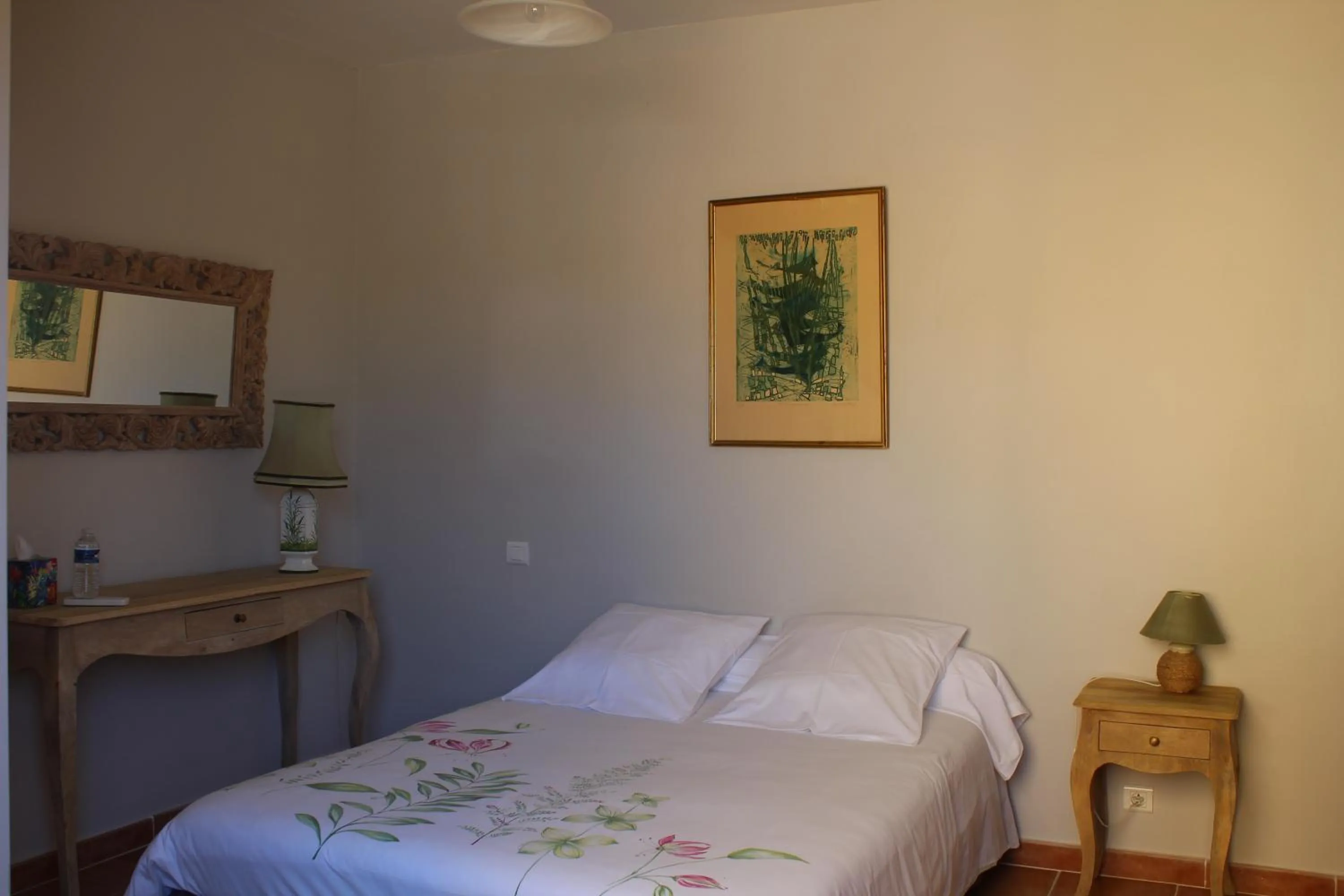 Photo of the whole room, Bed in Bastide Saint Bernard