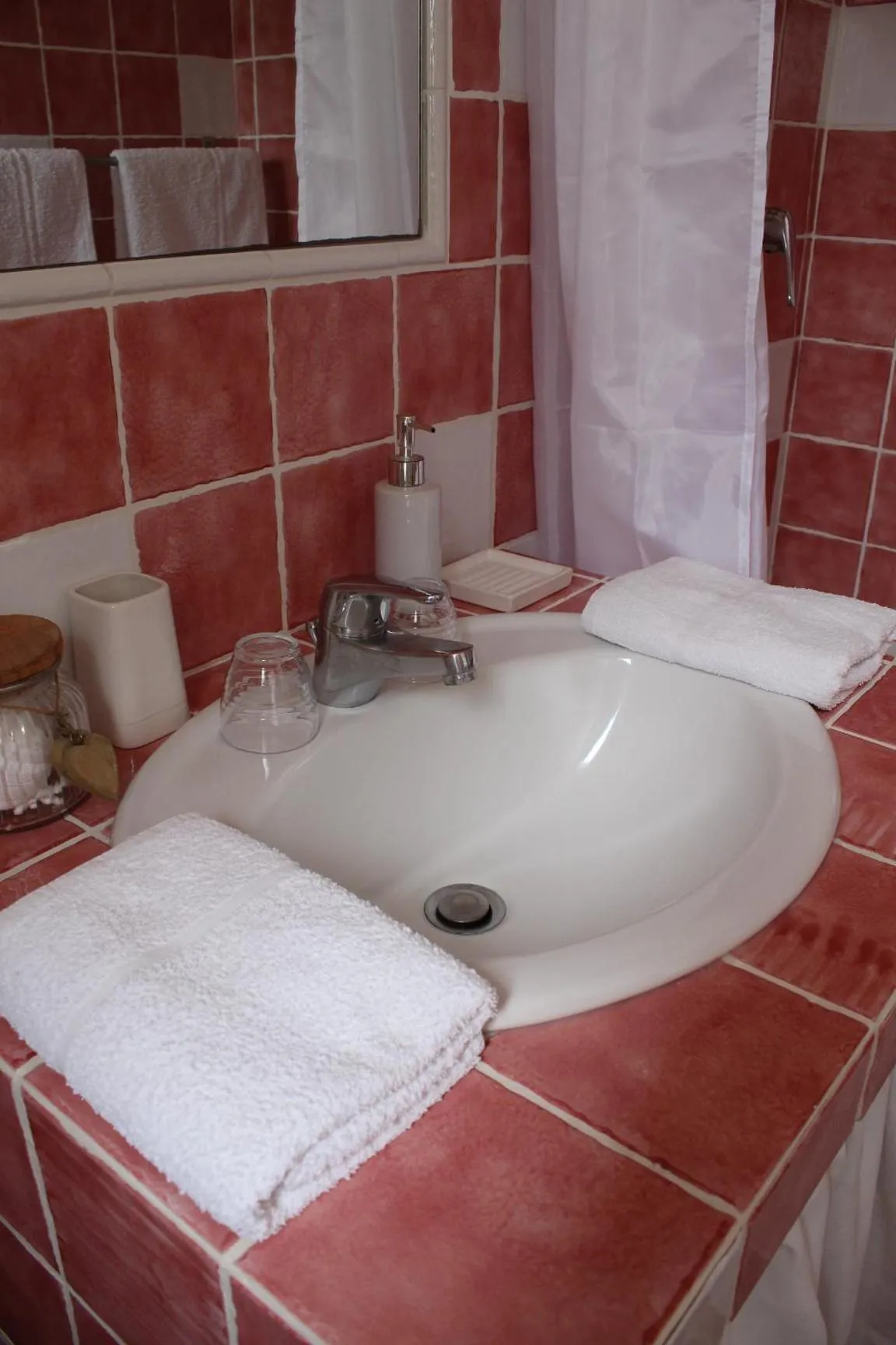 Shower in Bastide Saint Bernard