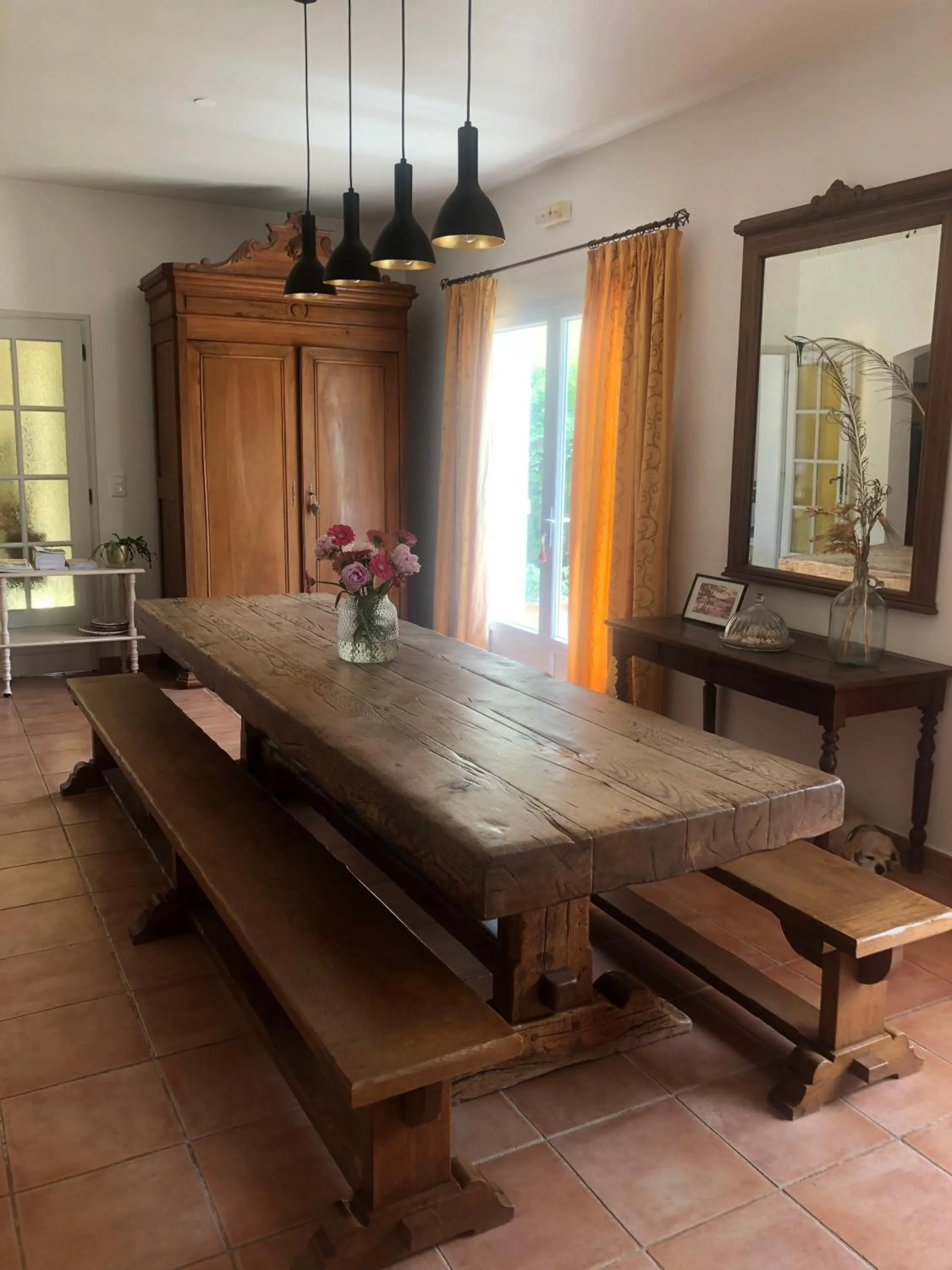 Communal lounge/ TV room in Bastide Saint Bernard