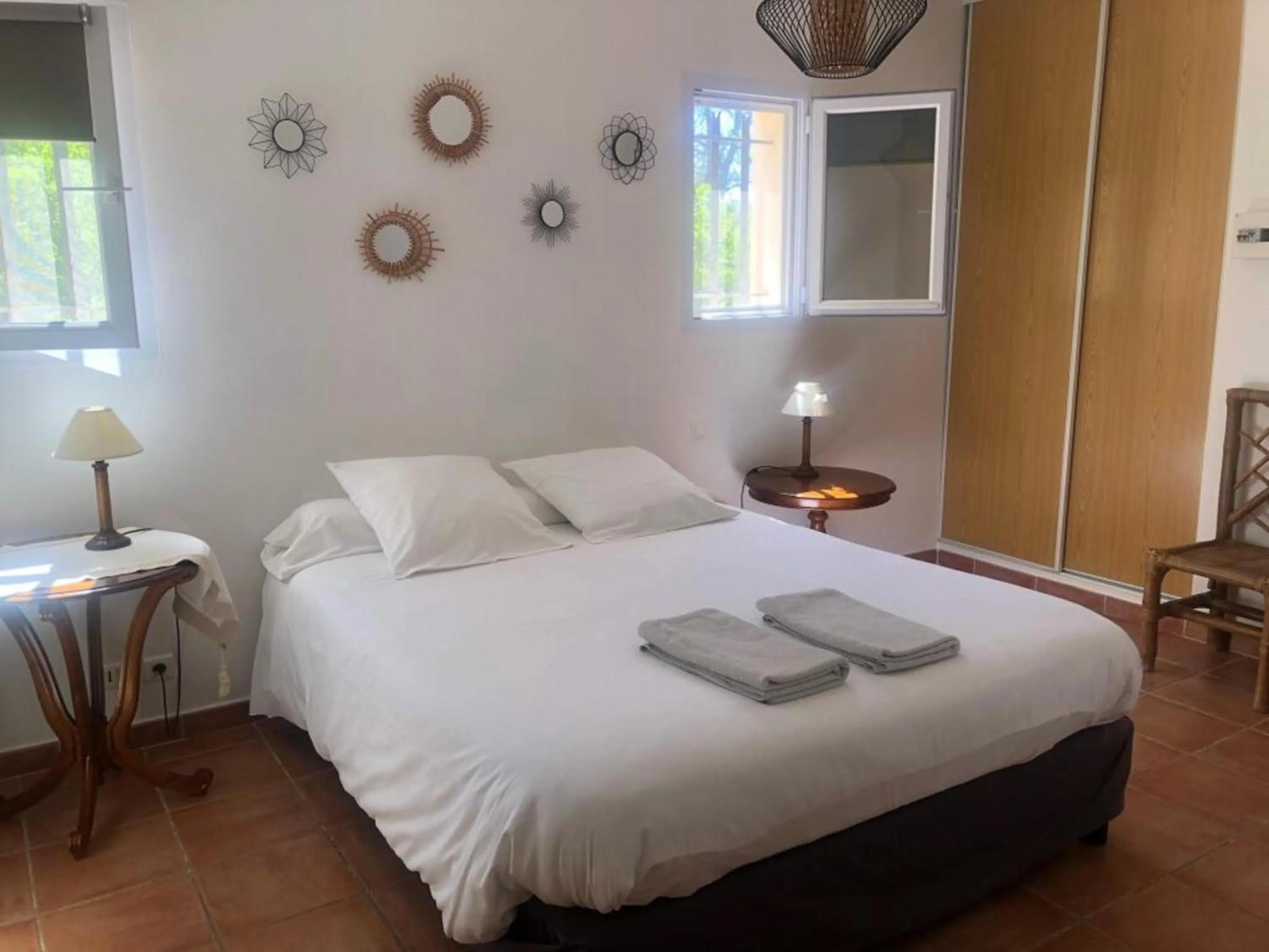 Photo of the whole room, Bed in Bastide Saint Bernard