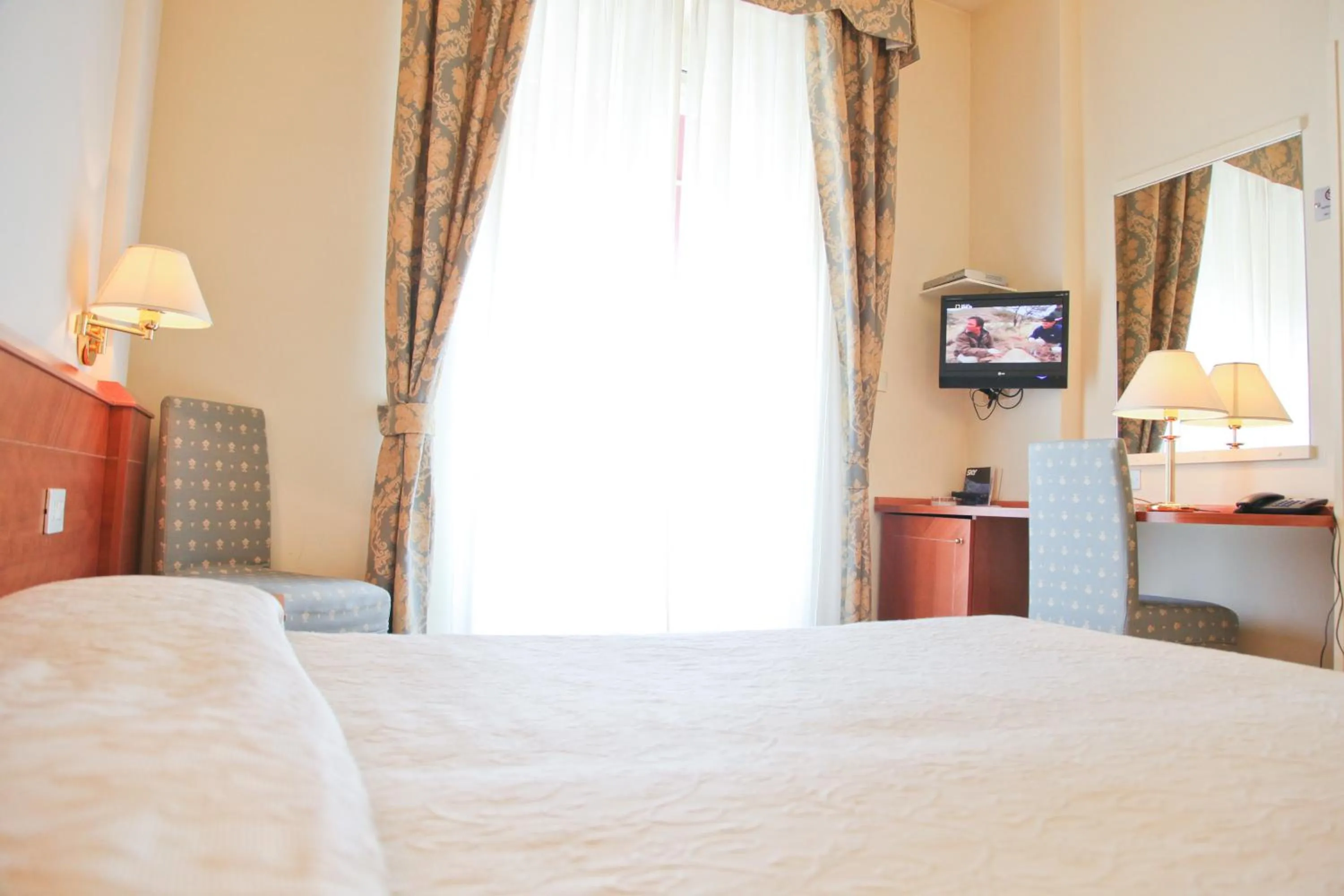 Photo of the whole room, Bed in Hotel Cristallo