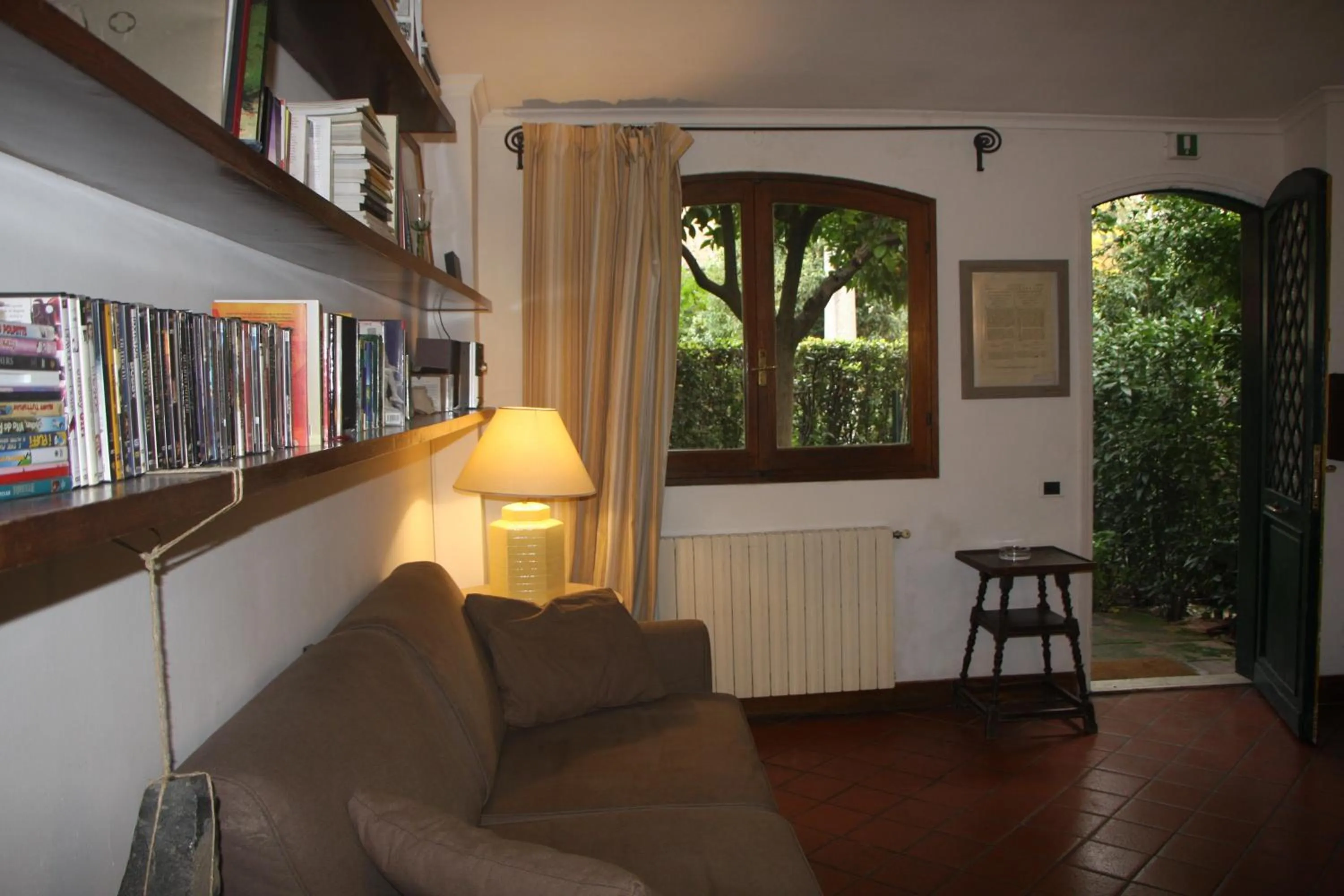 The Palatine Garden Apartment