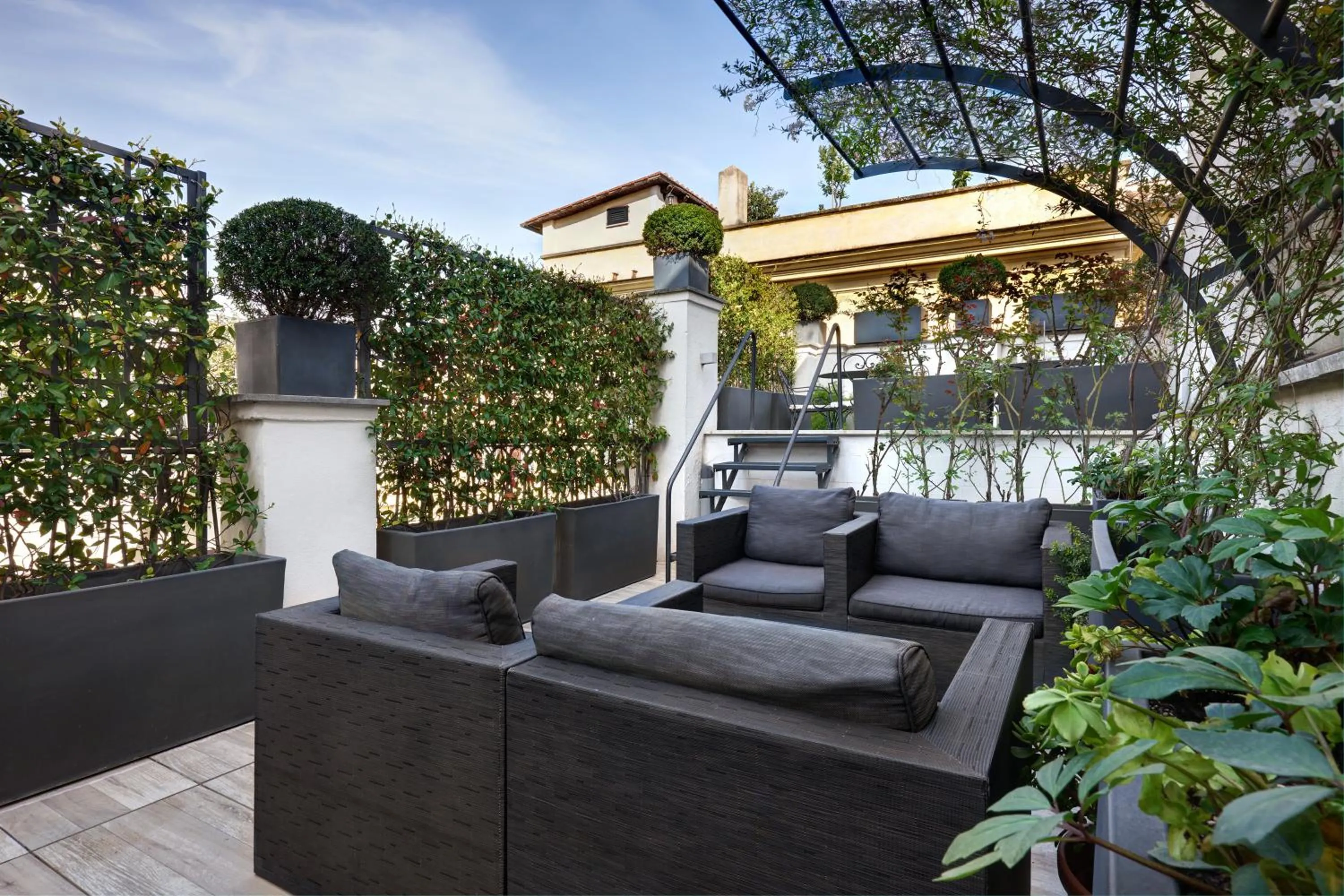 Balcony/Terrace in Terrace Pantheon Relais