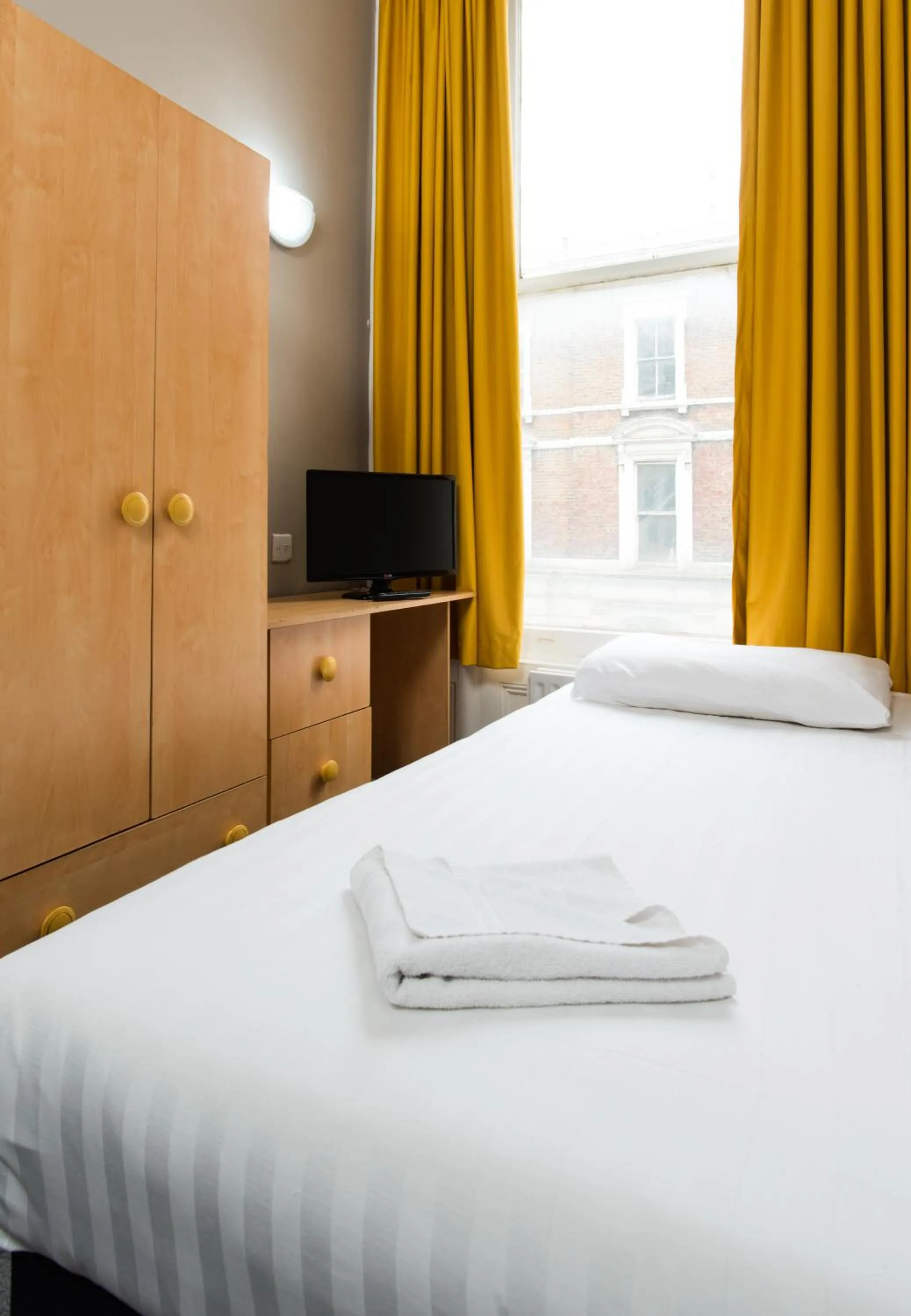Standard Single Room with Shared Bathroom in Aquarius Hotel