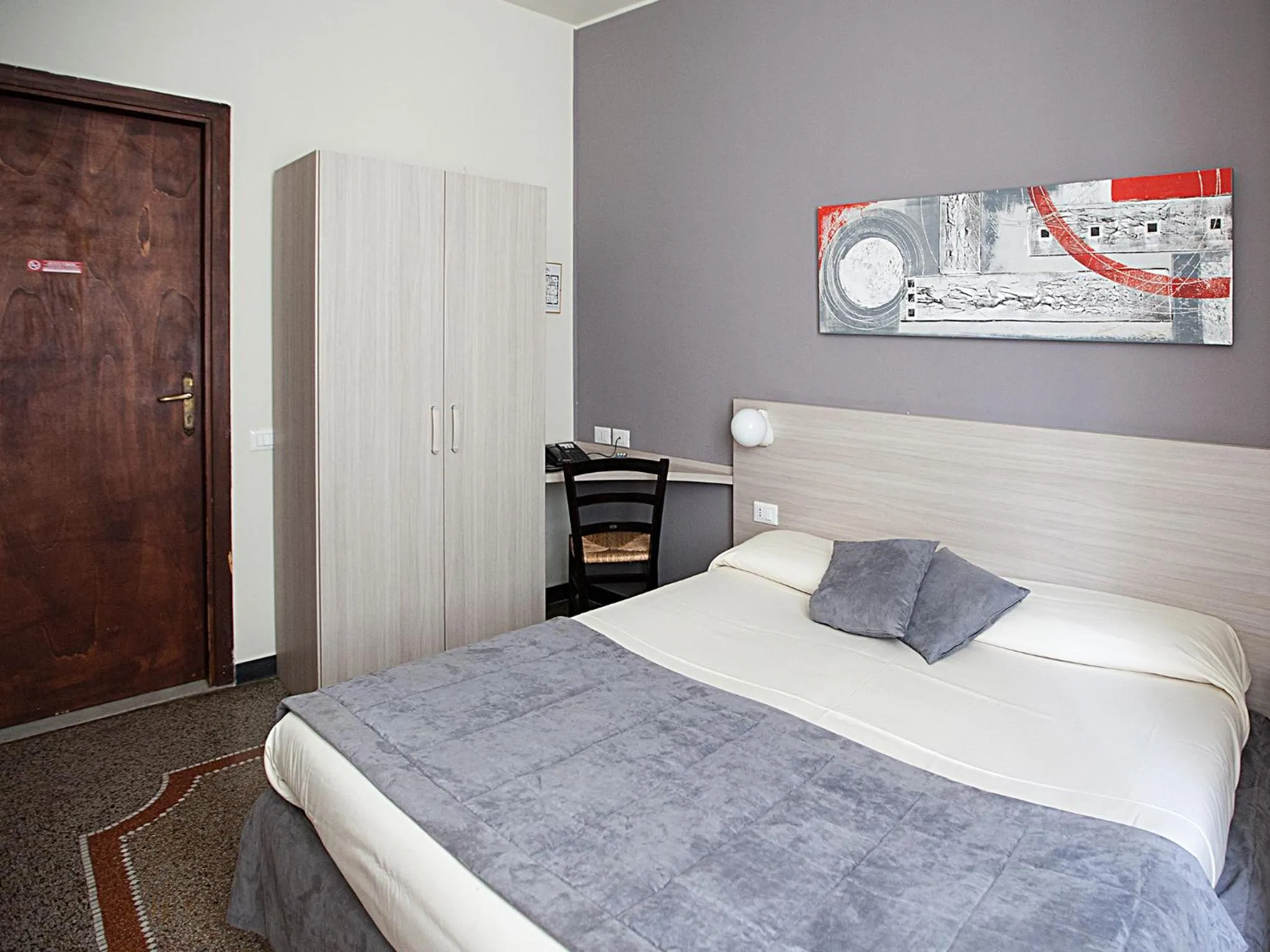 Photo of the whole room, Bed in Hotel Ristorante Milton