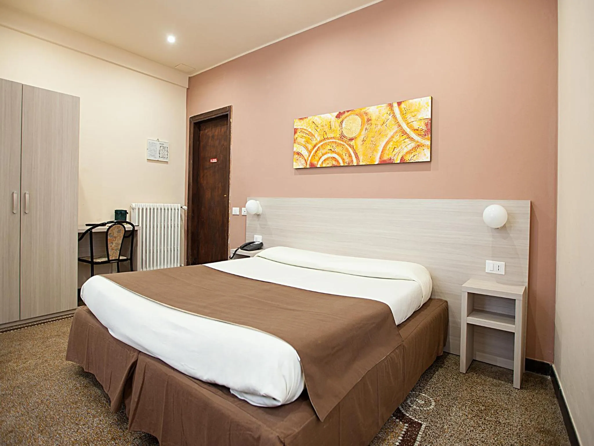 Photo of the whole room, Bed in Hotel Ristorante Milton