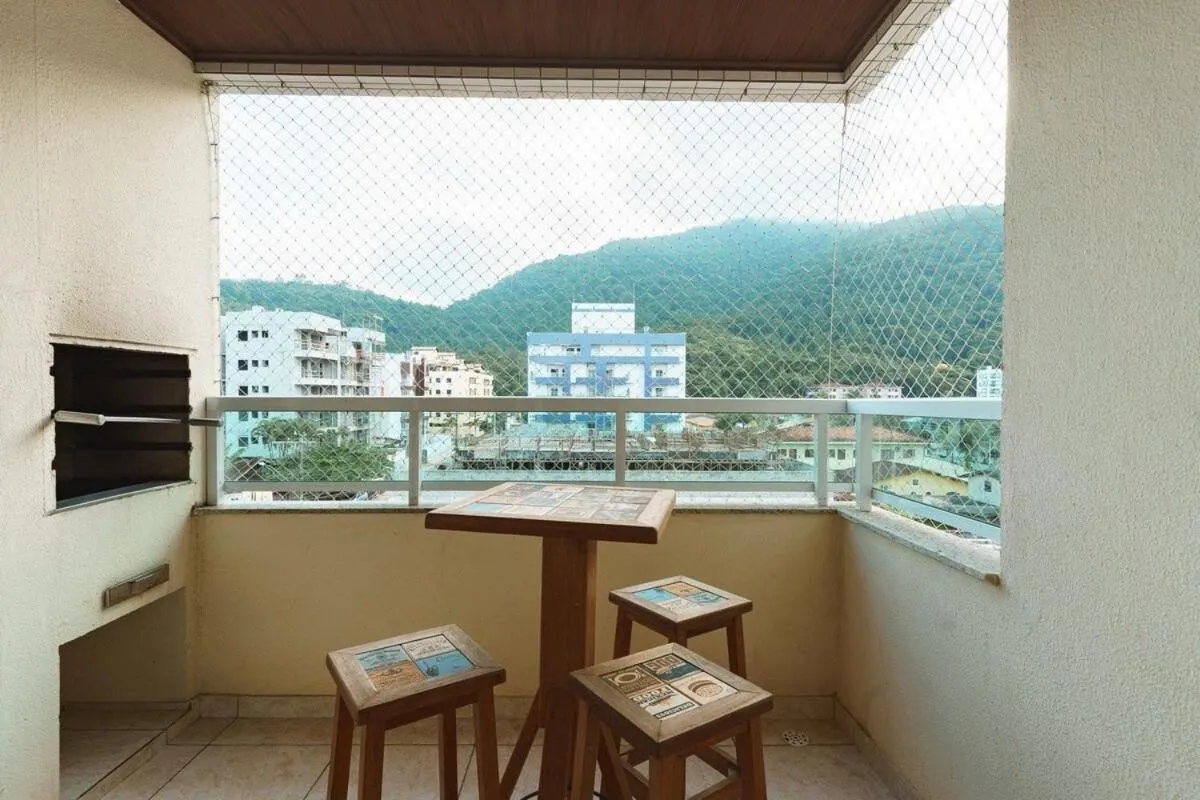 Apto Ubatuba c/ Churrasqueira e Piscina