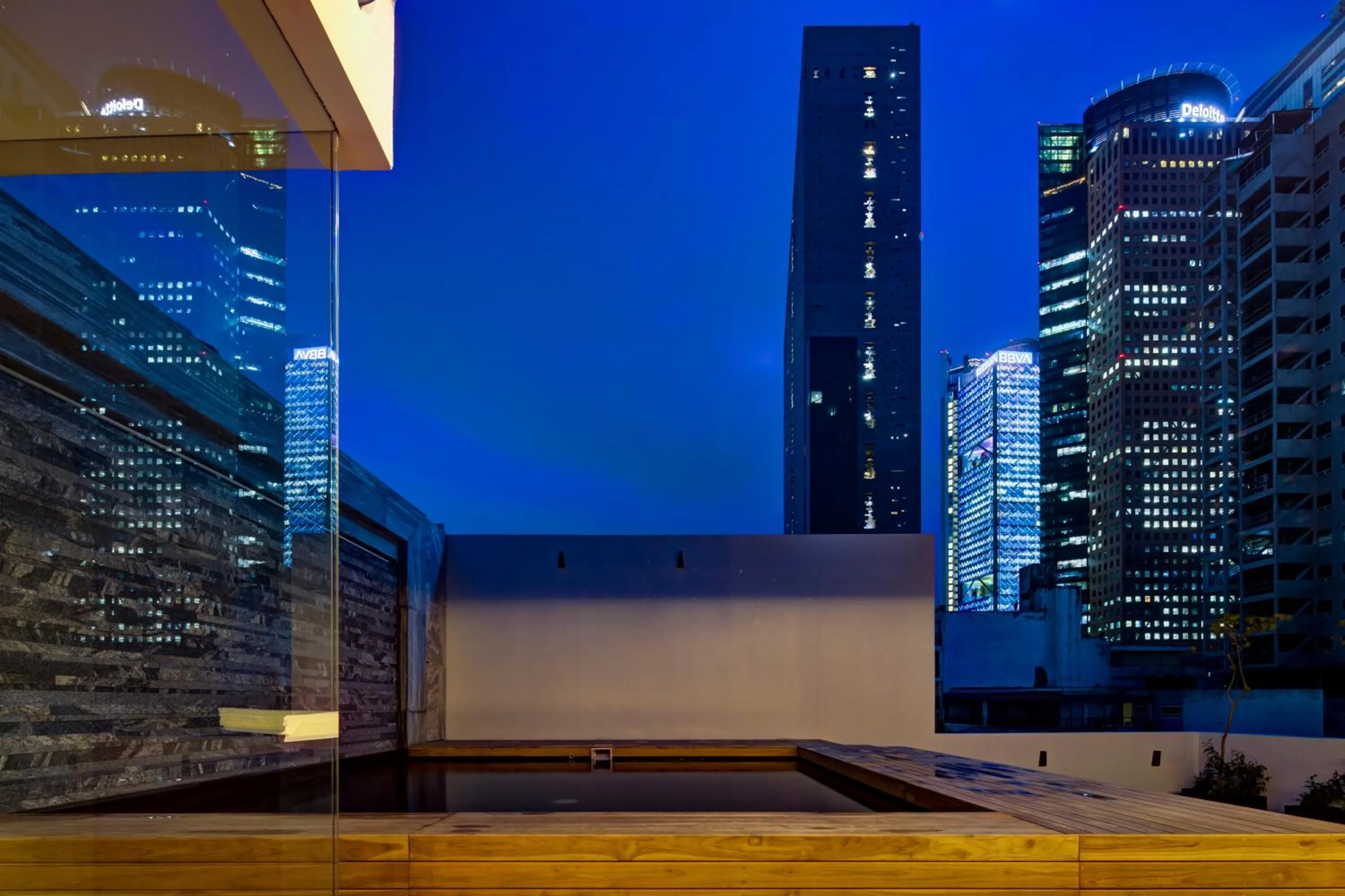 Night in Vuestro Hotel Boutique