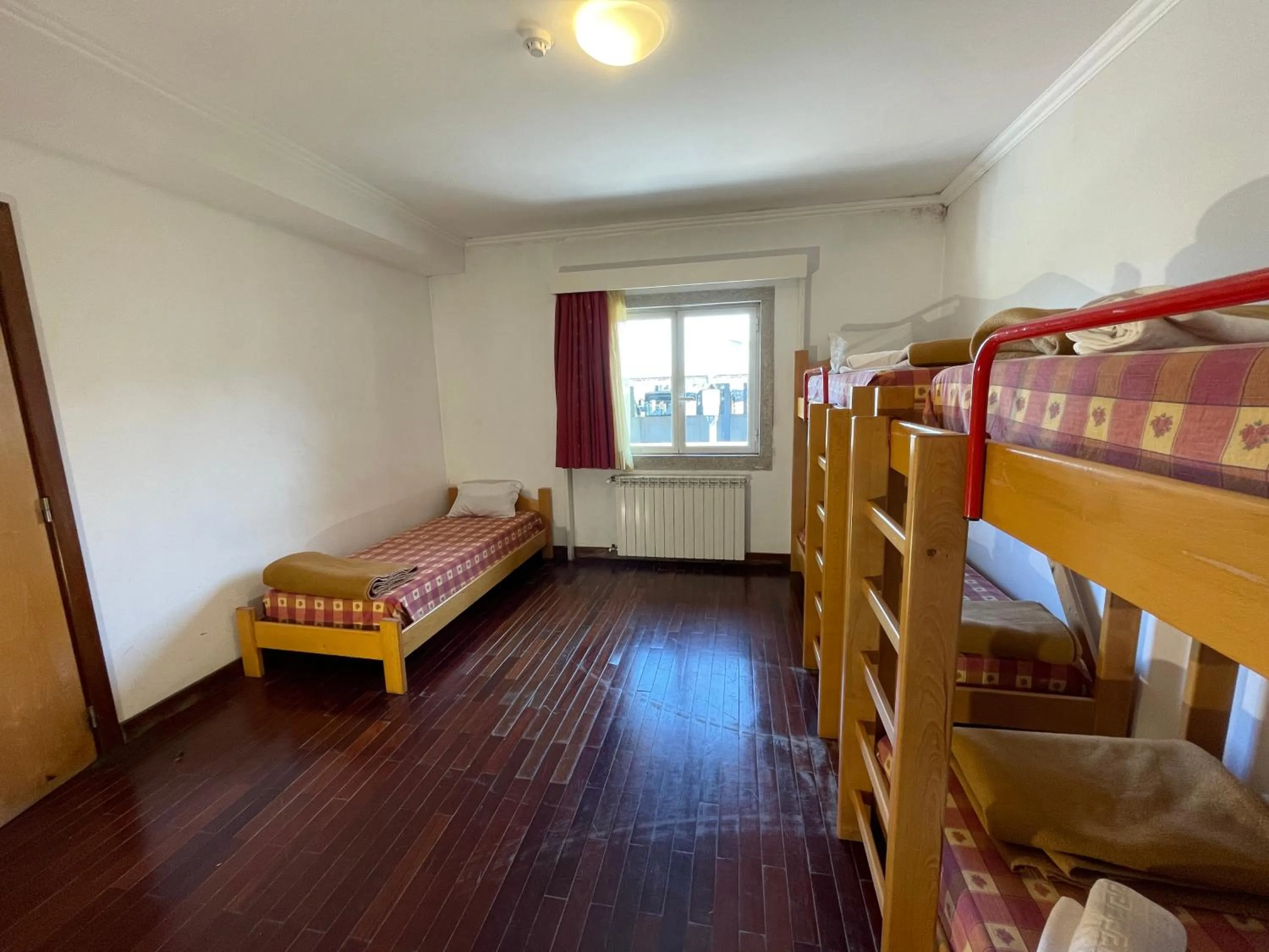 Bedroom, Bed in HI Bragança – Pousada de Juventude