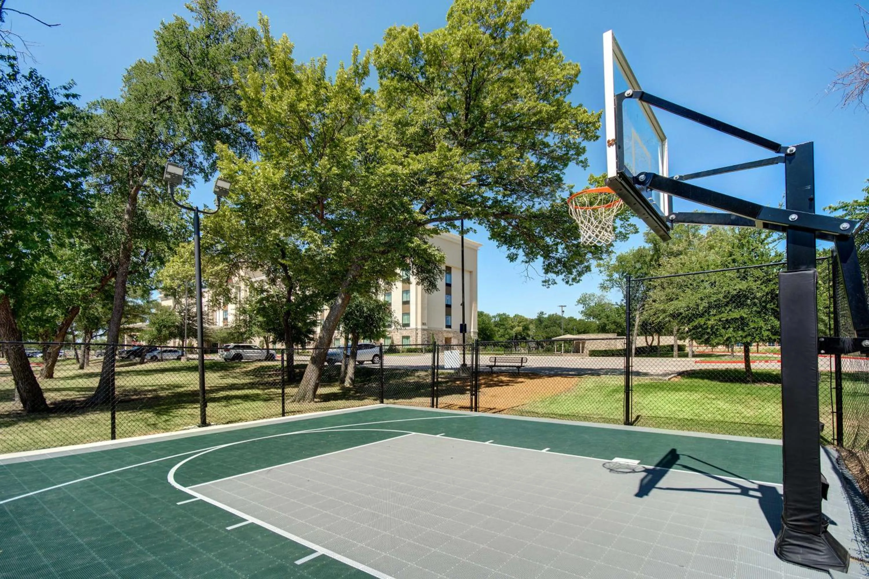Sports in Hampton Inn & Suites Dallas/Plano-East