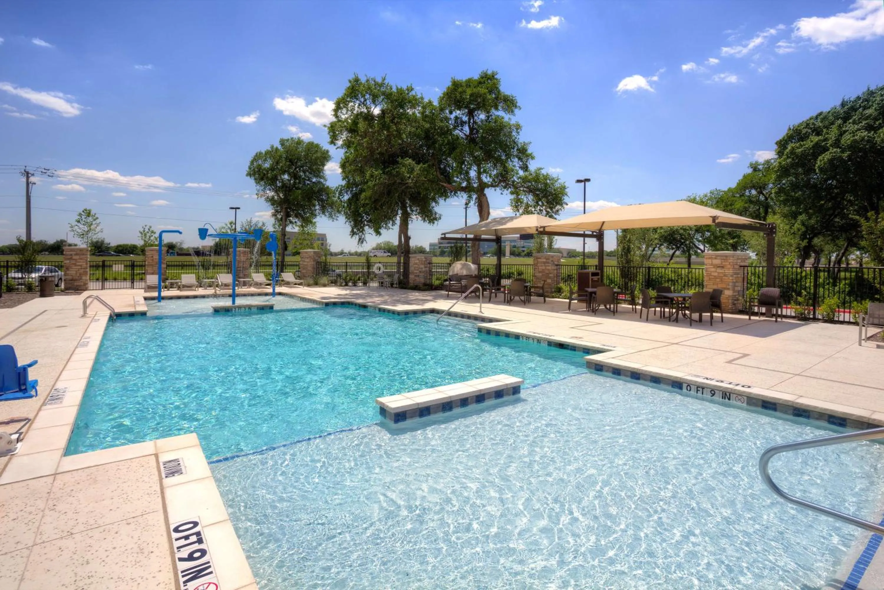 Pool view in Hampton Inn & Suites Dallas/Plano-East