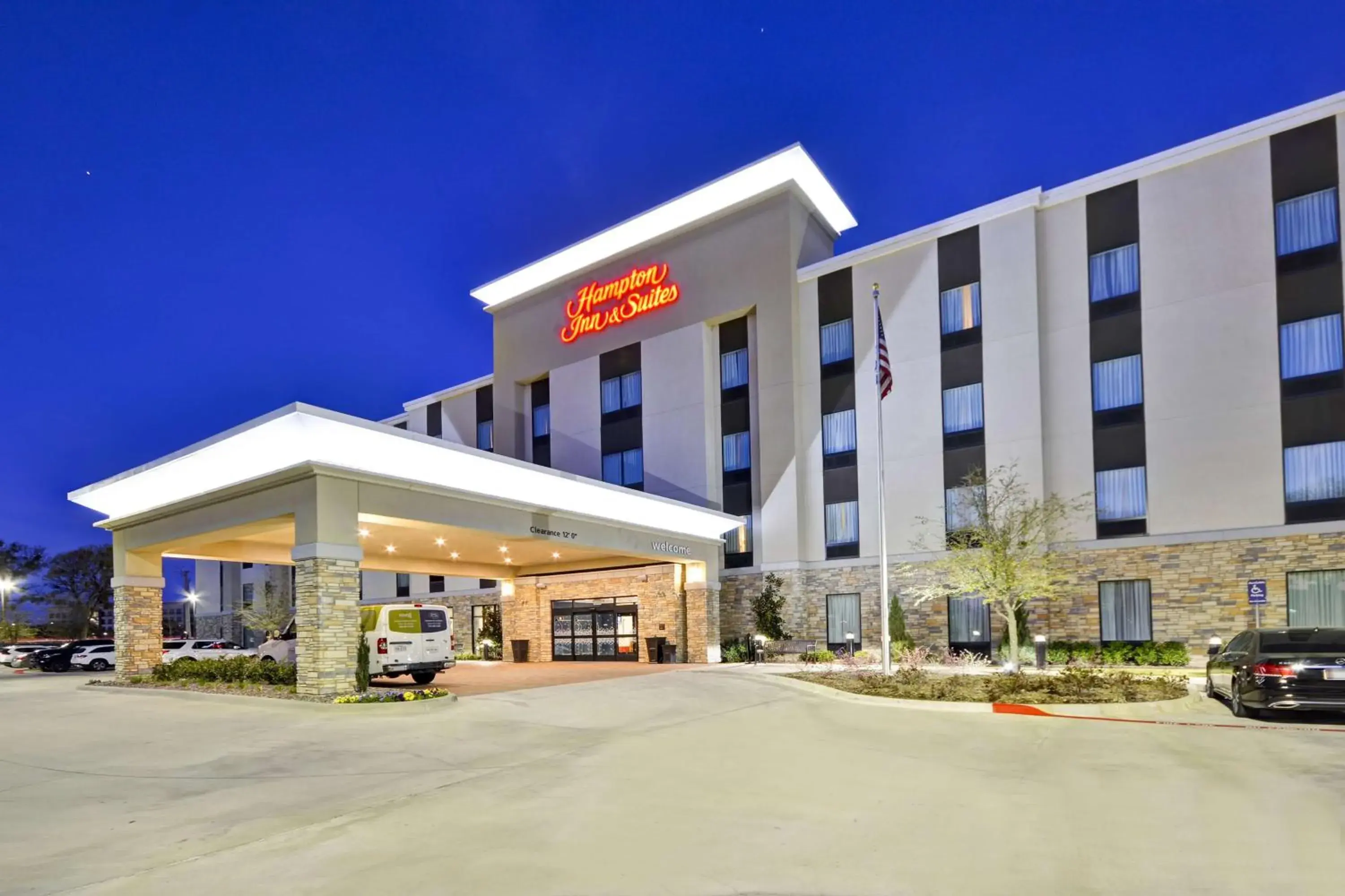 Property building in Hampton Inn & Suites Dallas/Plano-East Property building in Hampton Inn & Suites Dallas/Plano-East