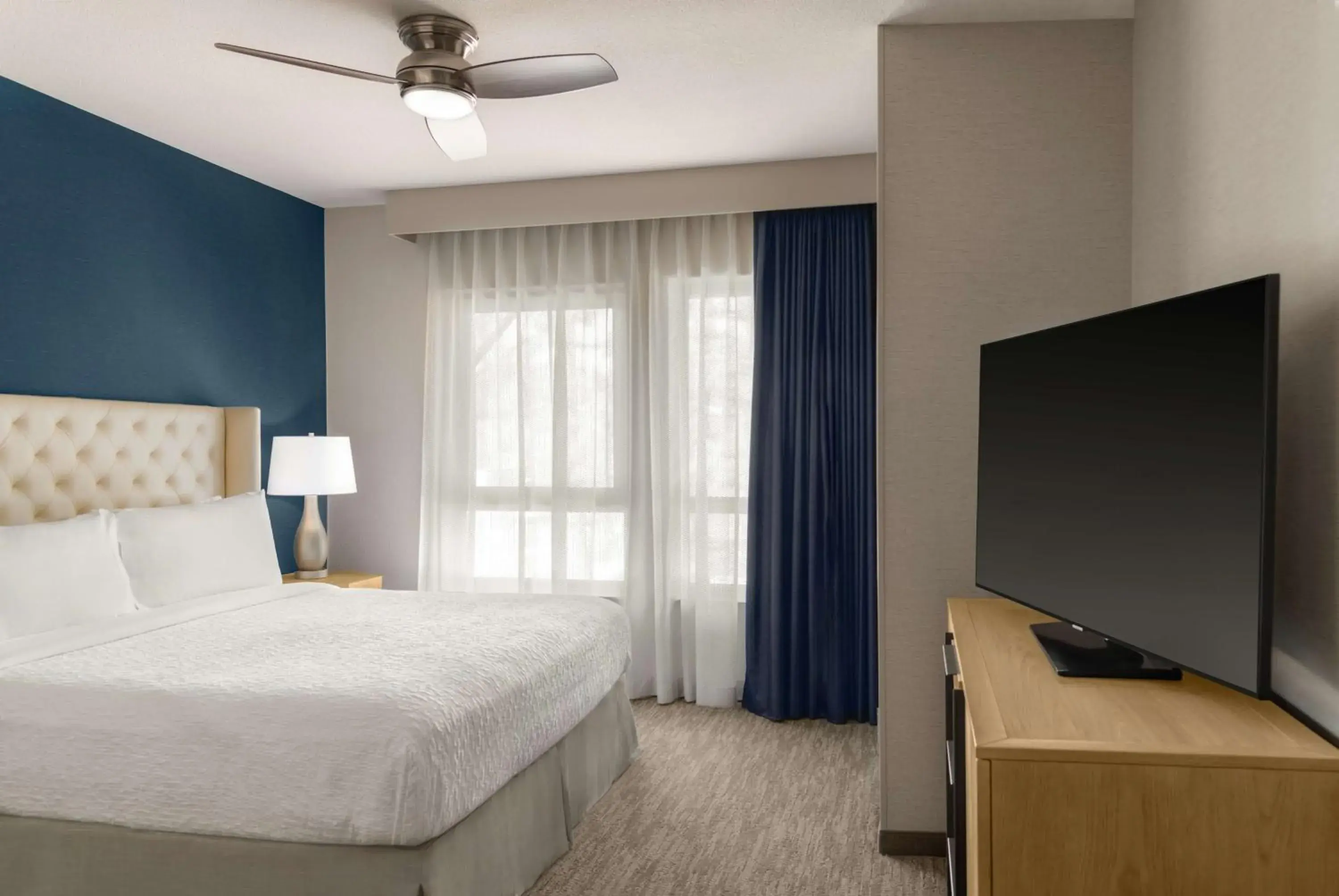 Bed in Homewood Suites by Hilton Palo Alto Bed in Homewood Suites by Hilton Palo Alto