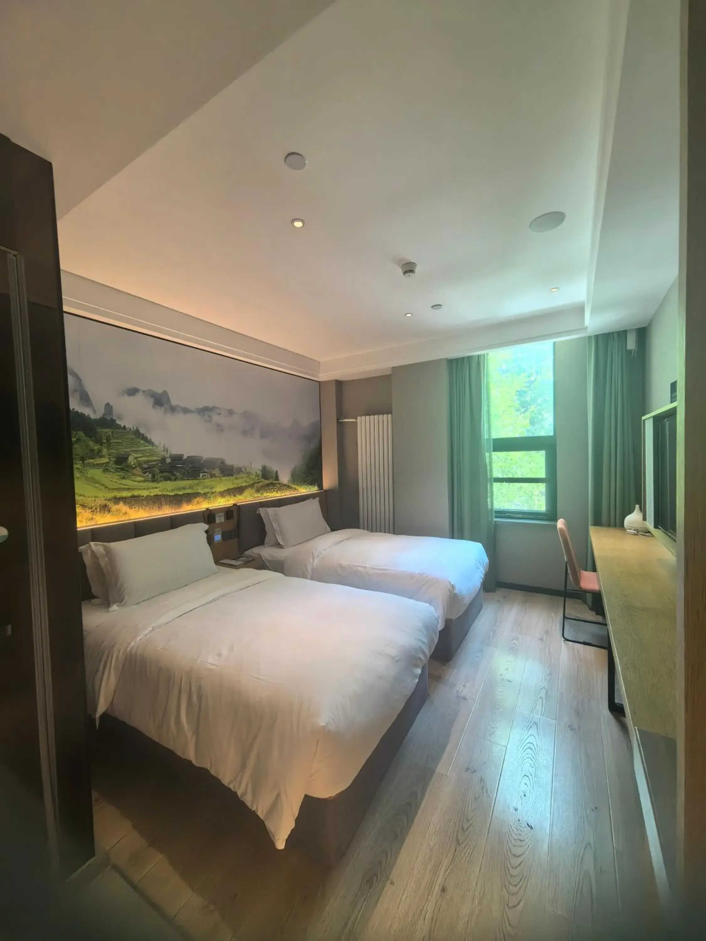 Bedroom, Bed in Qiu Guo Hotel Beijing Tiantan Fangzhuang Subway Station Bedroom, Bed in Qiu Guo Hotel Beijing Tiantan Fangzhuang Subway Station