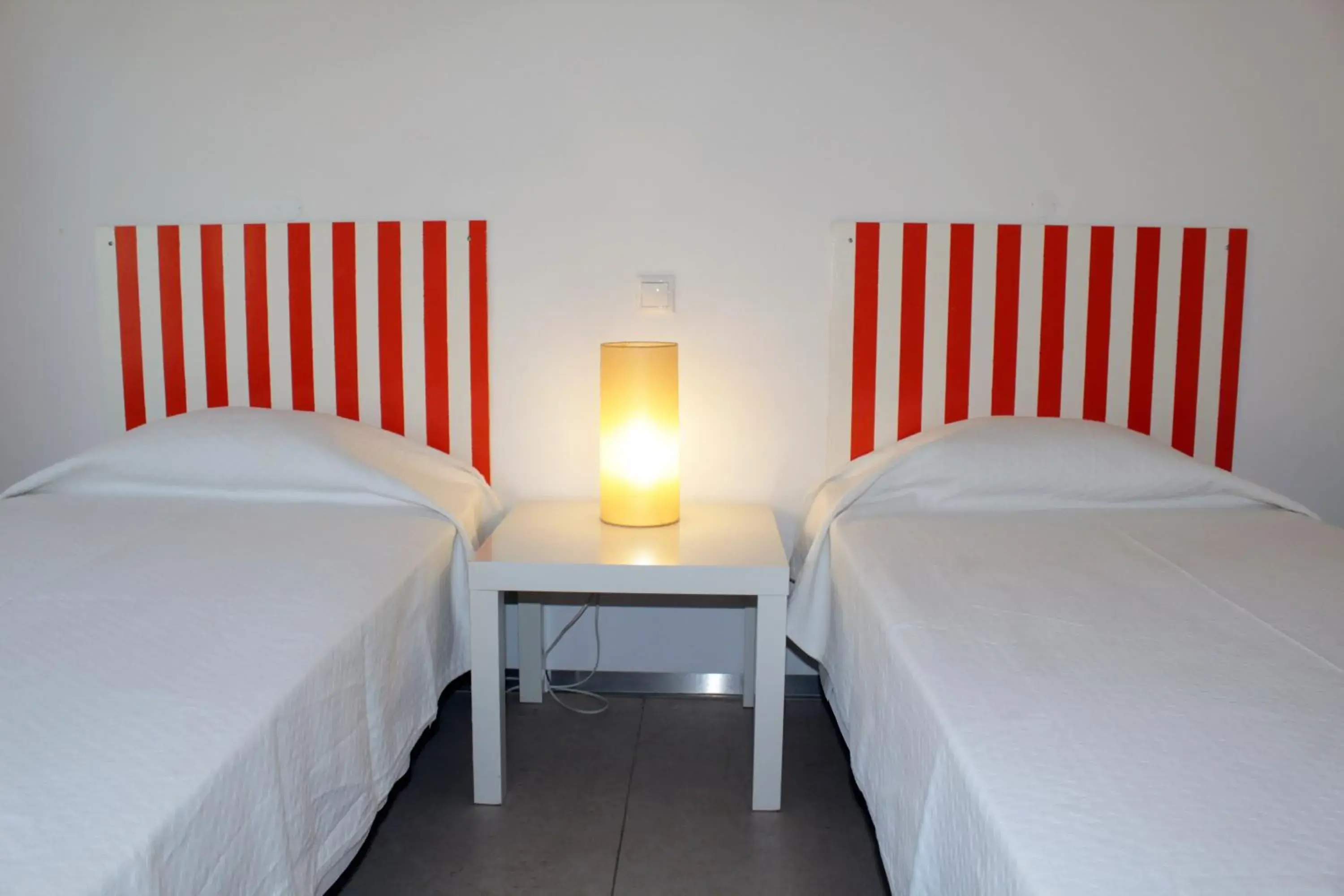 Twin Room with Private Bathroom in Hi Espinho - Pousada de Juventude Twin Room with Private Bathroom in Hi Espinho - Pousada de Juventude