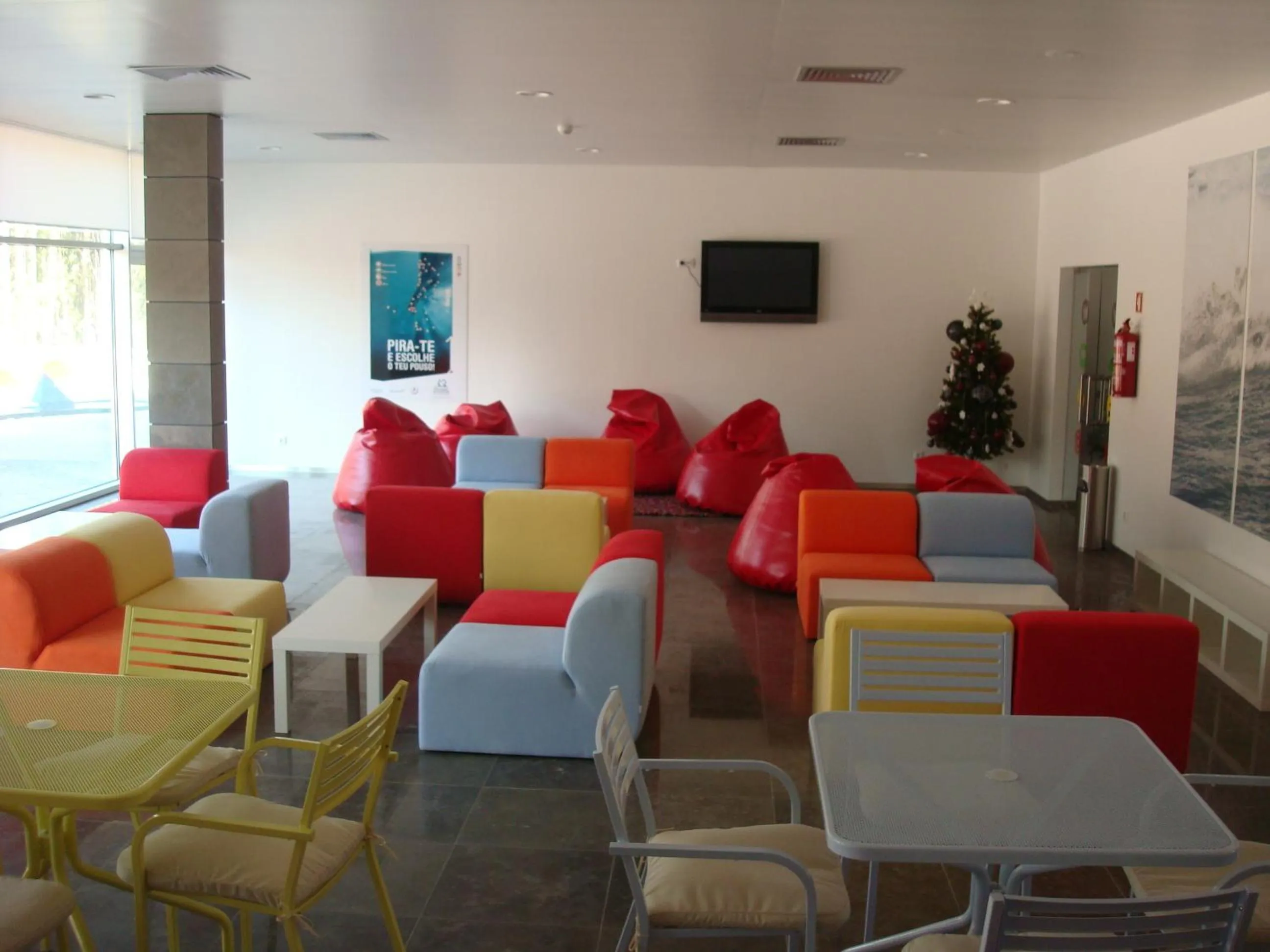 Lounge or bar in Hi Espinho - Pousada de Juventude