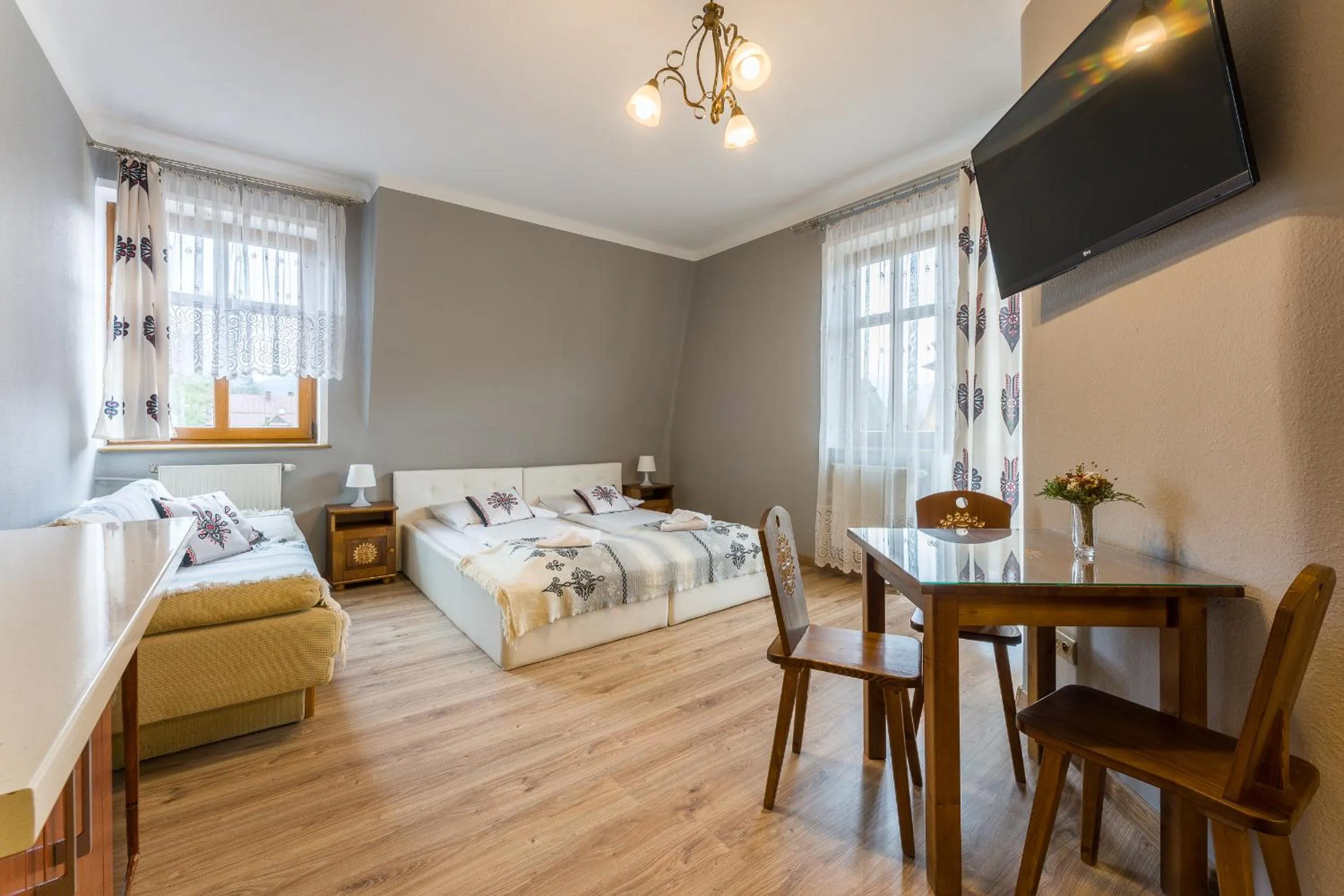 Communal lounge/ TV room in Willa Zakopiańczyk