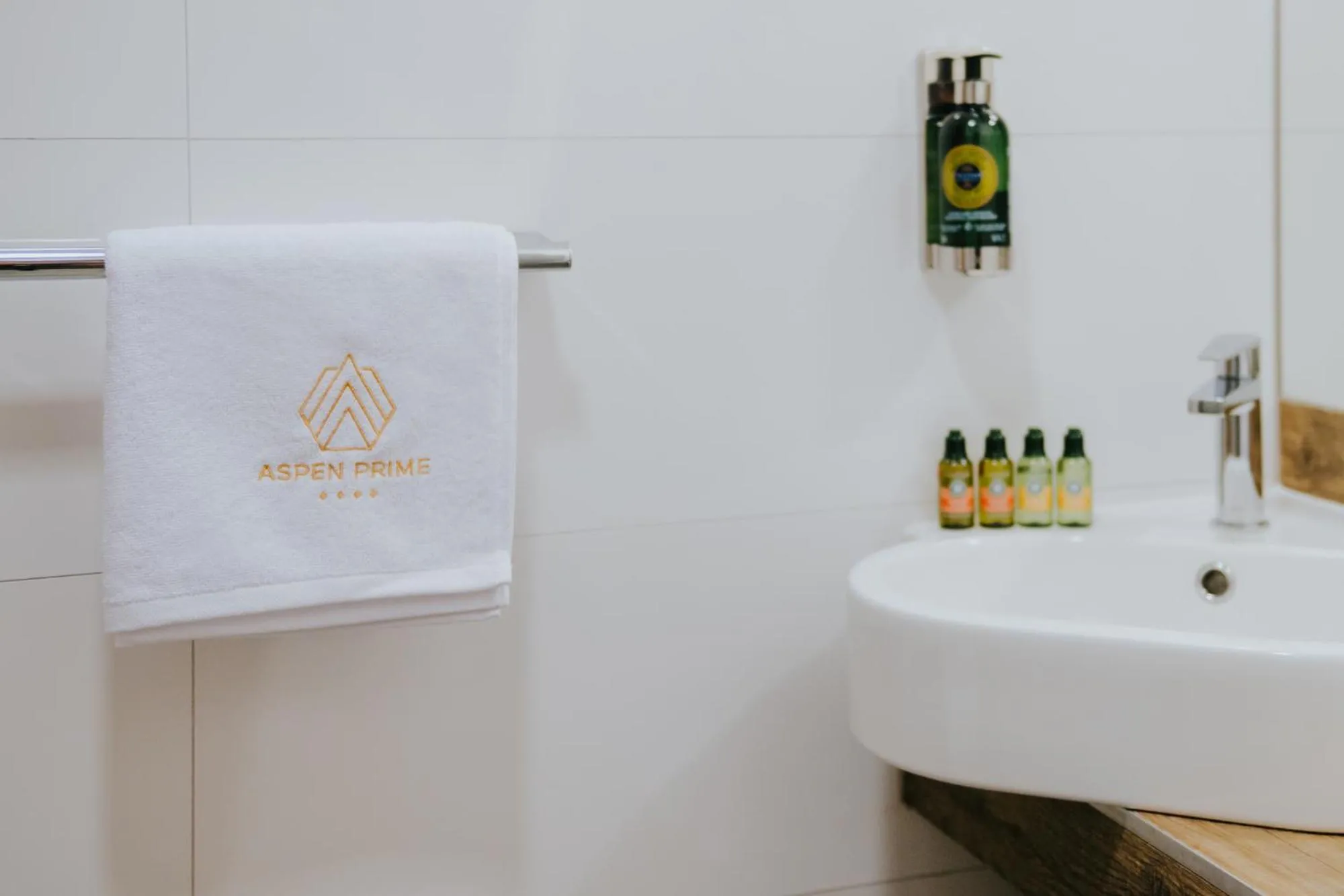 Bathroom in Aspen Prime Ski & Bike Resort - basen, sauna, jacuzzi, siłownia w cenie pobytu