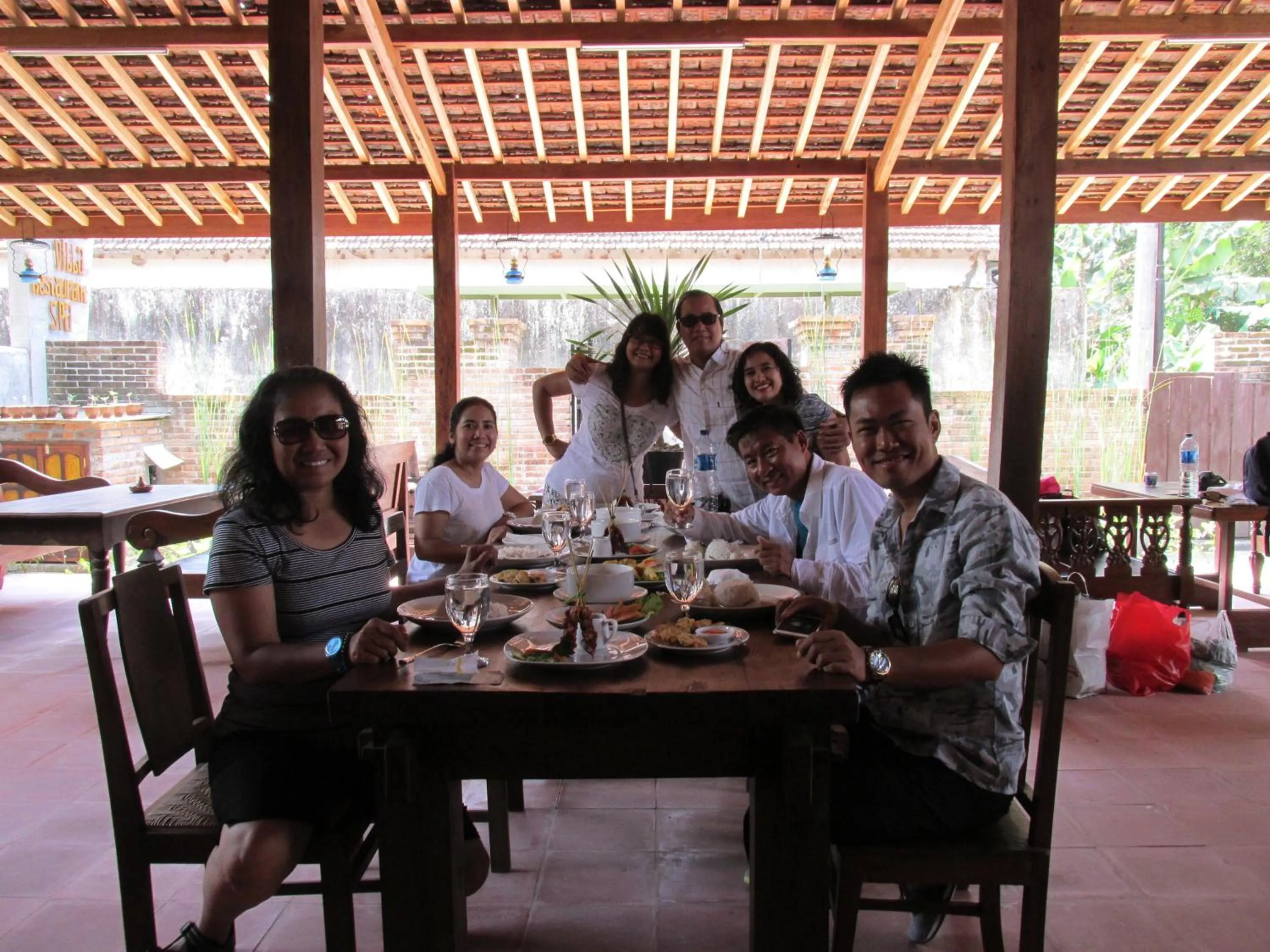 Restaurant/places to eat in Cempaka Villa