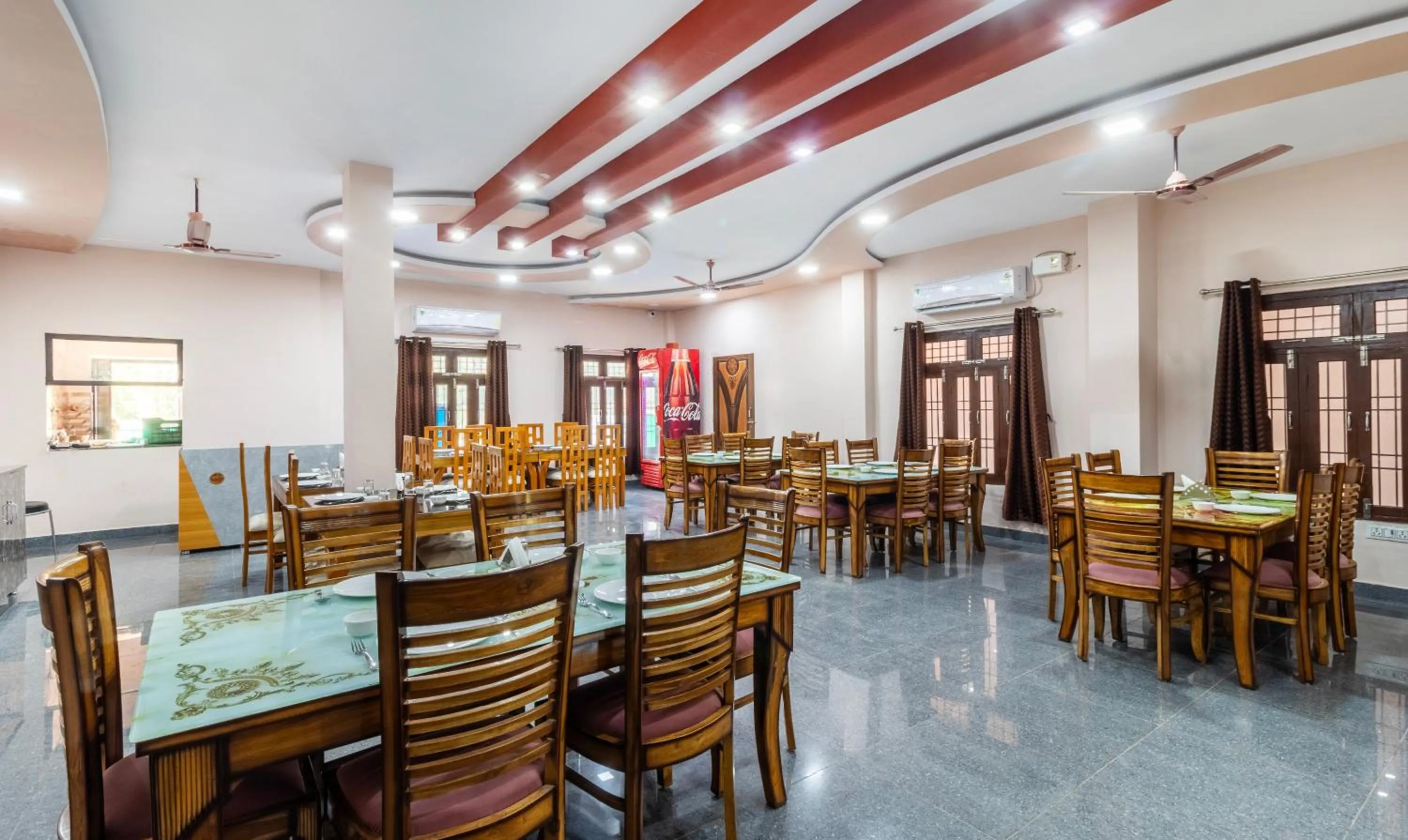 Restaurant/places to eat in Treebo Corbett Hideout Dada'S