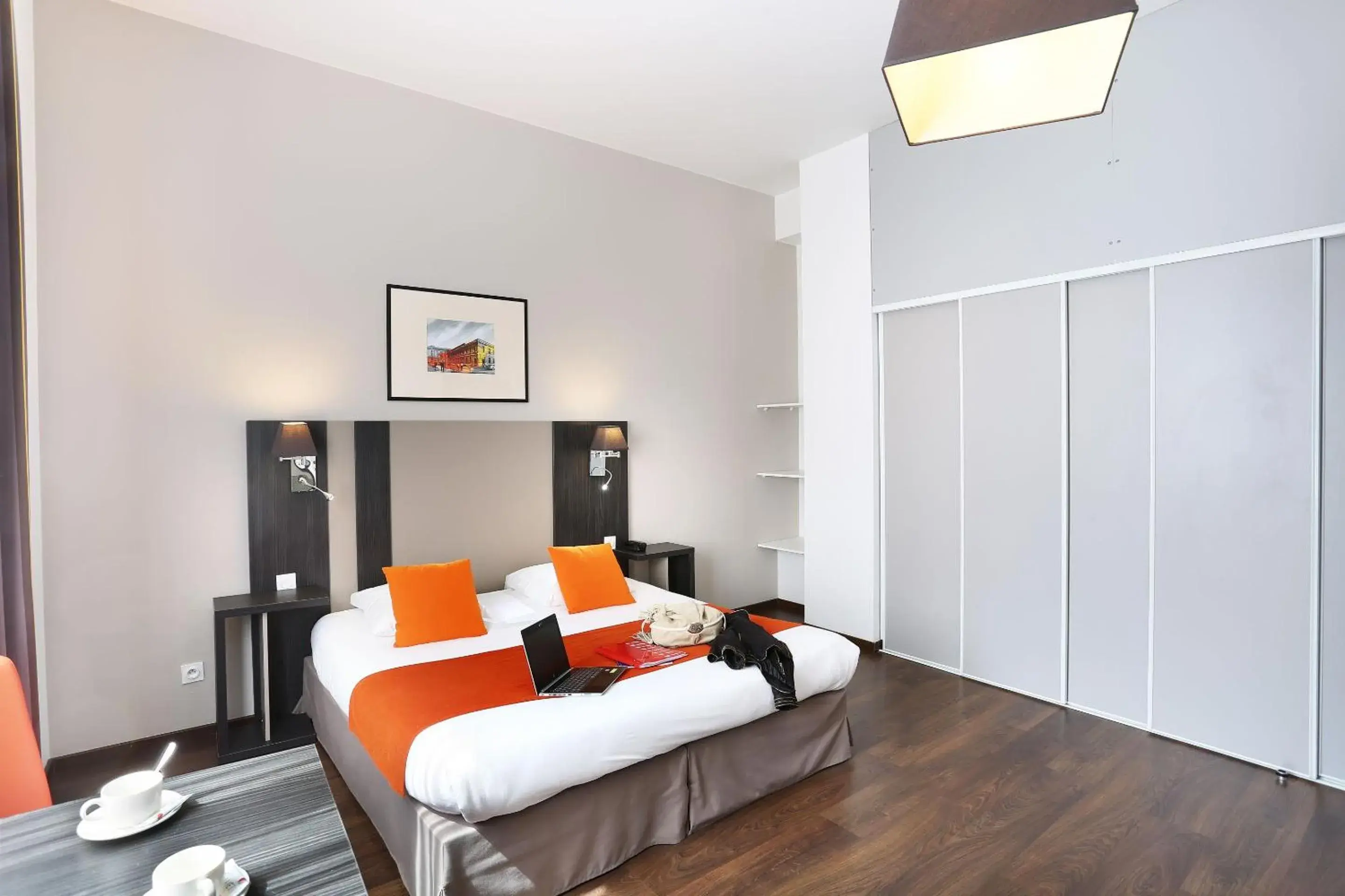 Photo of the whole room, Bed in Appart Hotel Odalys City Toulouse Colombélie Photo of the whole room, Bed in Appart Hotel Odalys City Toulouse Colombélie