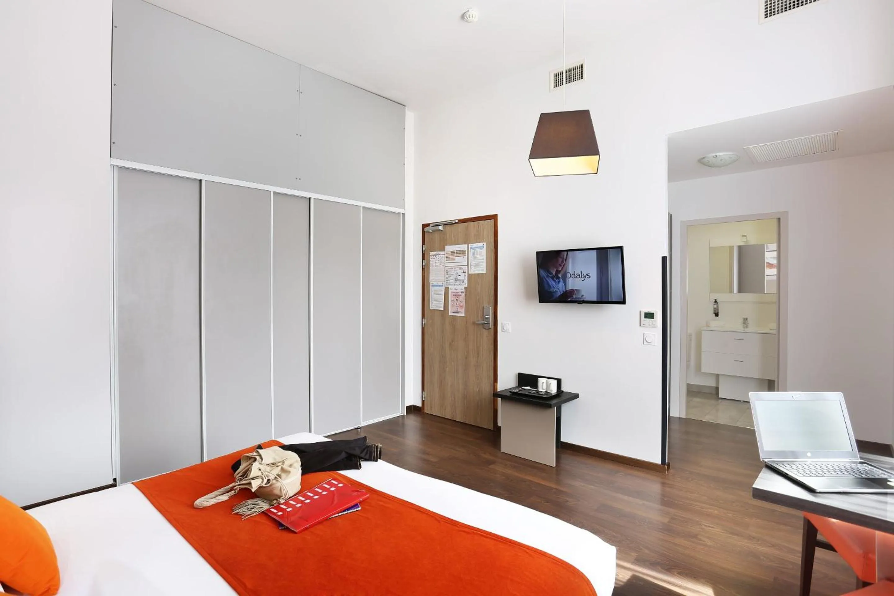 Photo of the whole room, Bed in Appart Hotel Odalys City Toulouse Colombélie