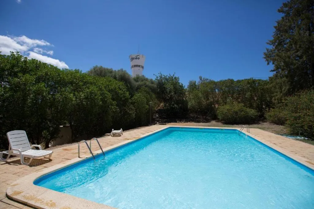 Swimming pool in HI Portimão - Pousada de Juventude