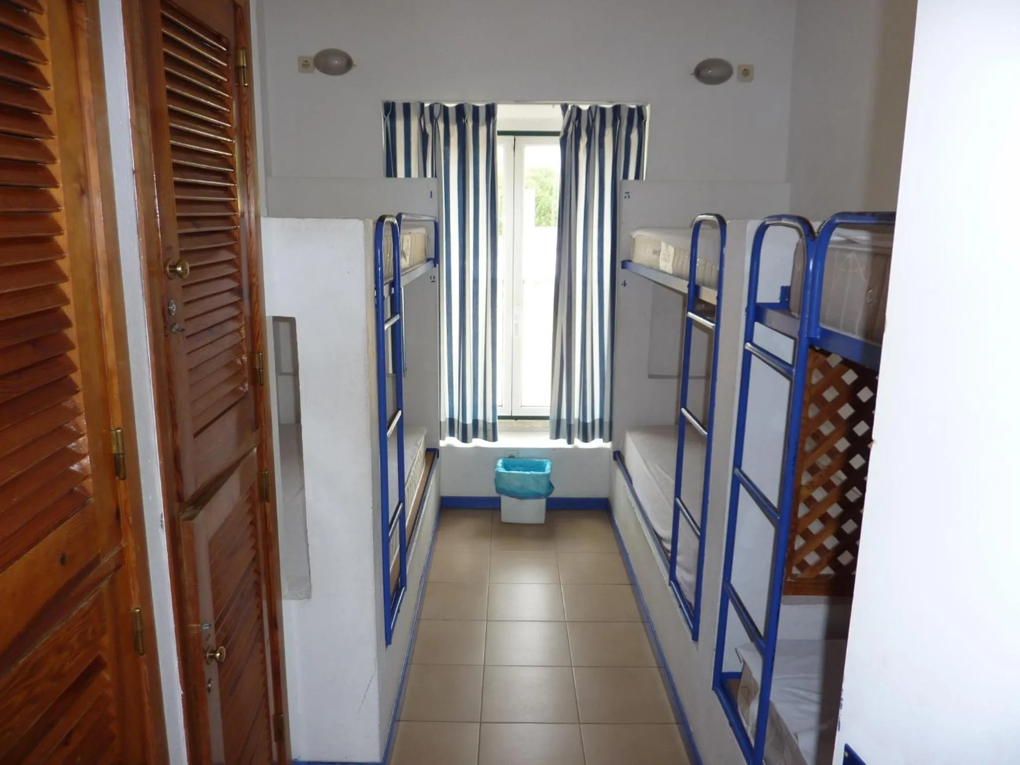 Bedroom, Bed in HI Oeiras – Pousada de Juventude