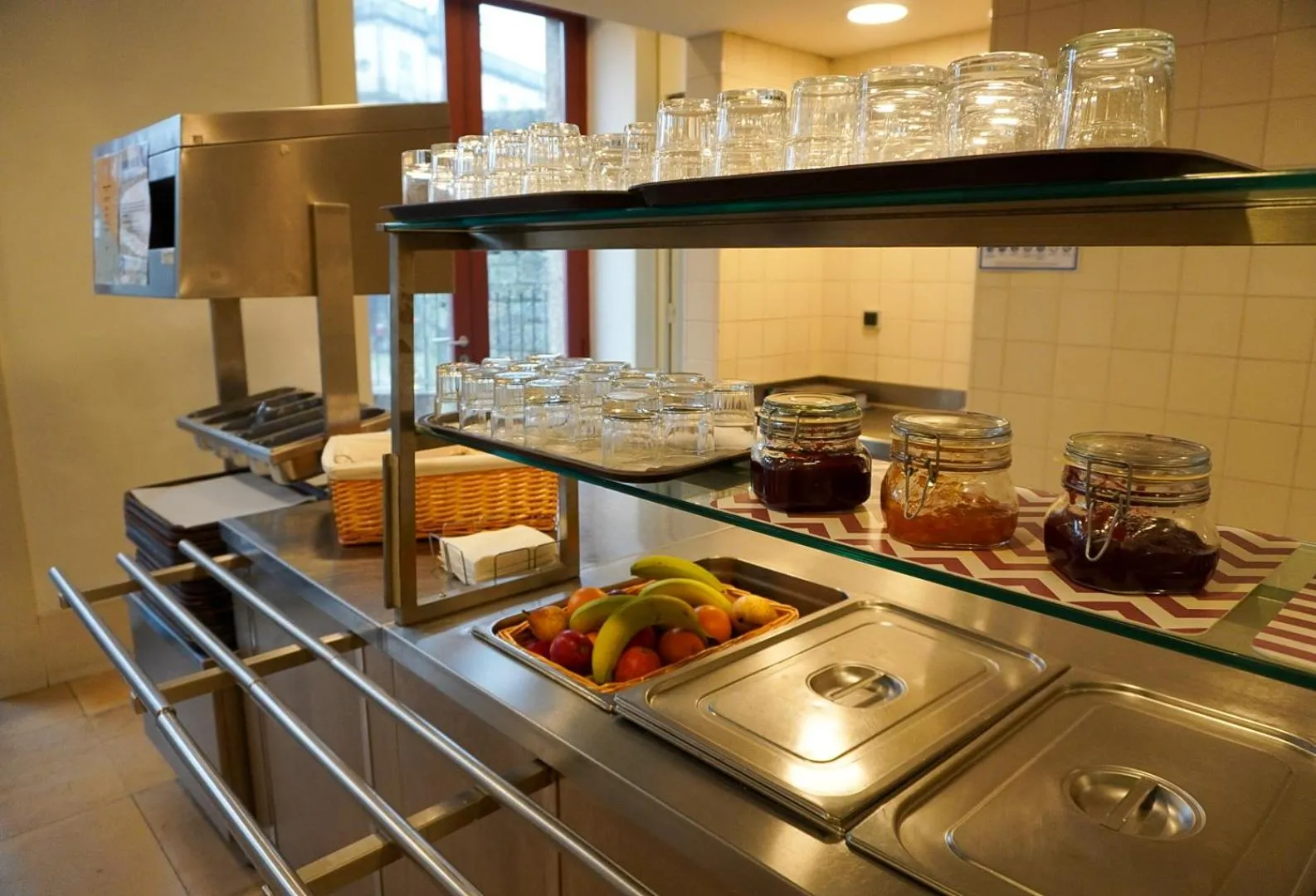 Buffet breakfast in HI Guimaraes - Pousada de Juventude