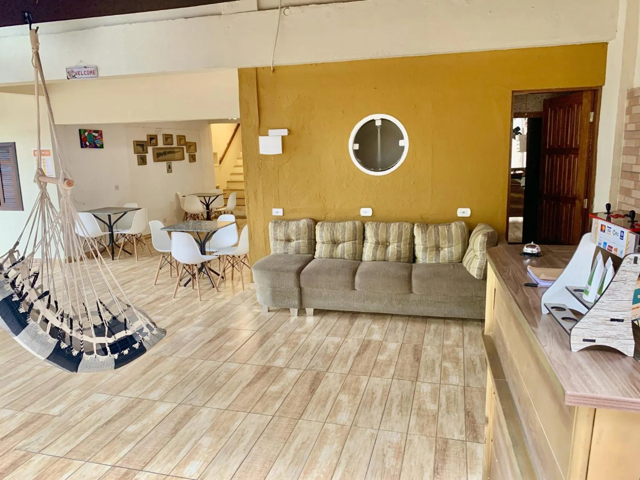 Lobby or reception in VELINN Pousada Praia do Perequê