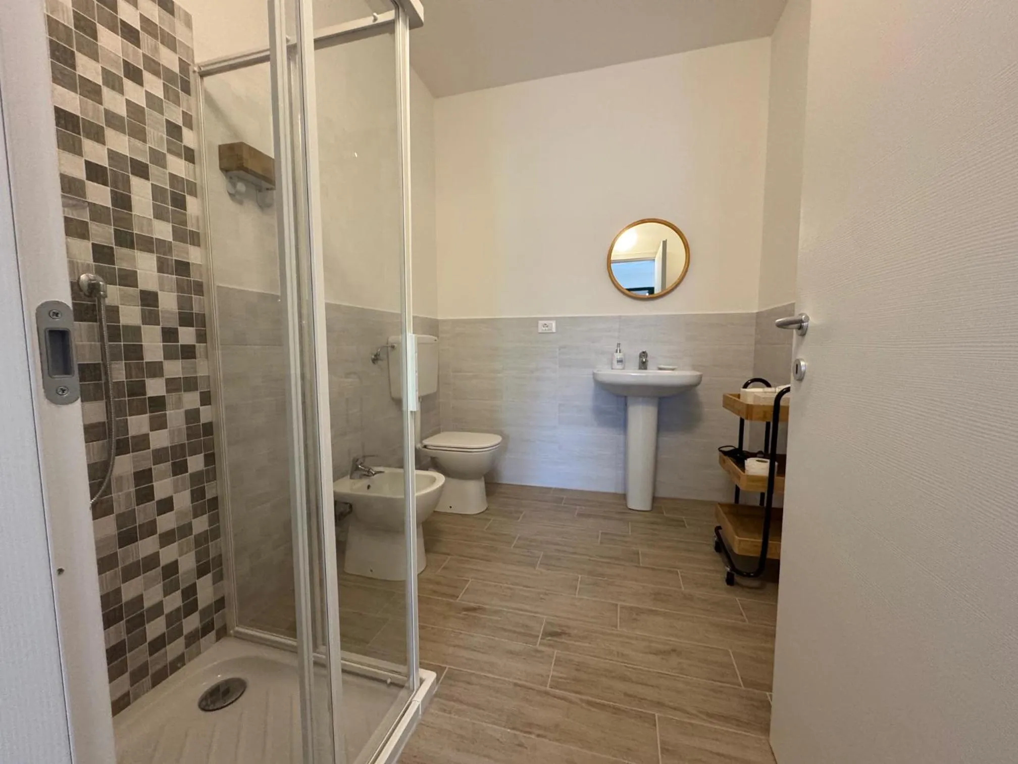 Shower in Albergo Tenco by Bottega