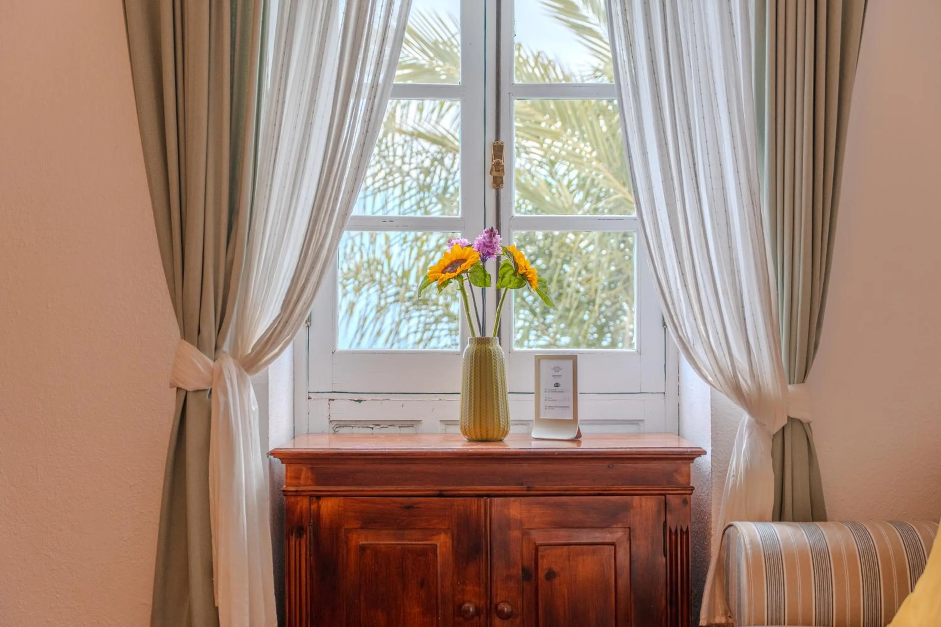 Living room in Jardines de Tamaide
