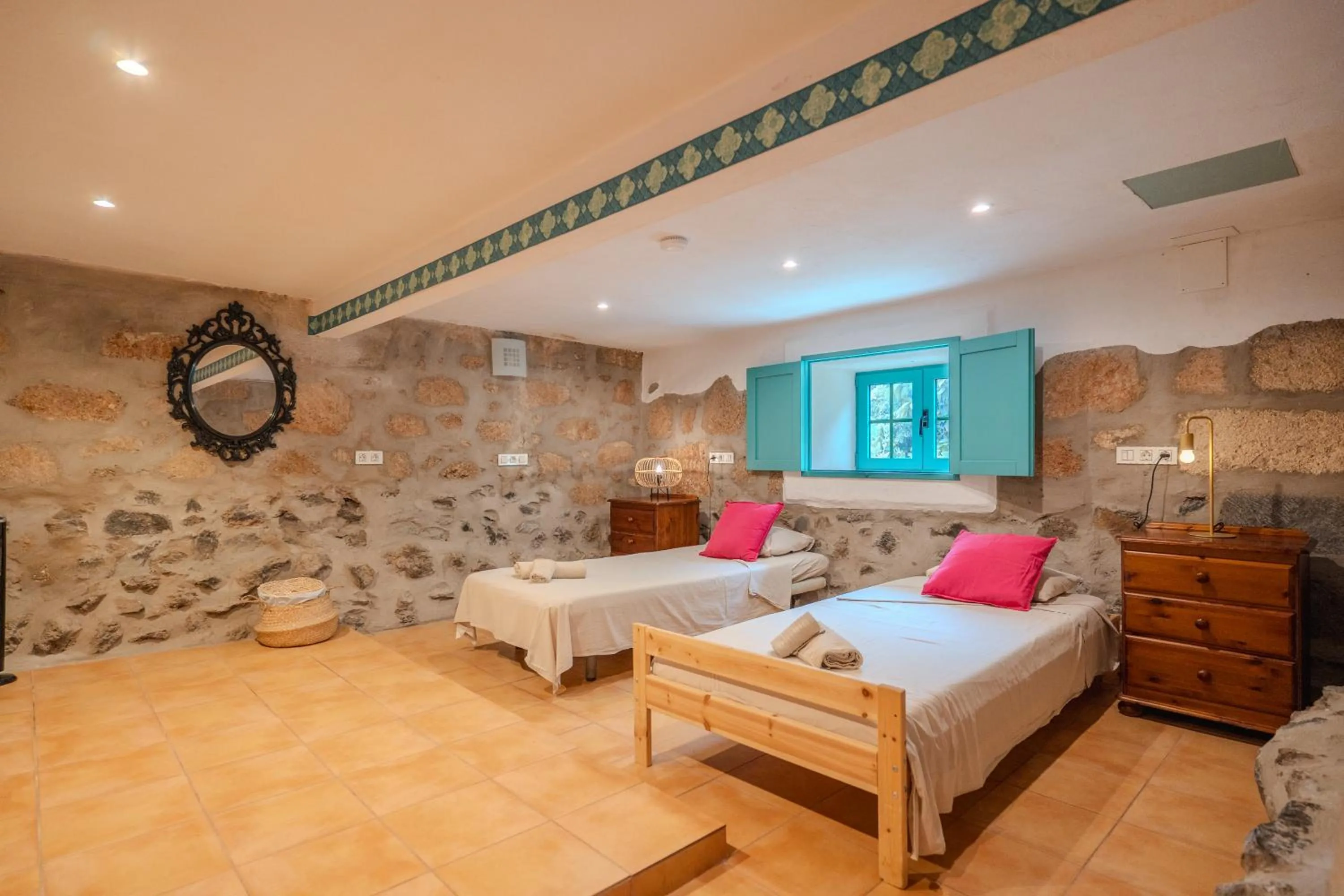 Bed in Jardines de Tamaide