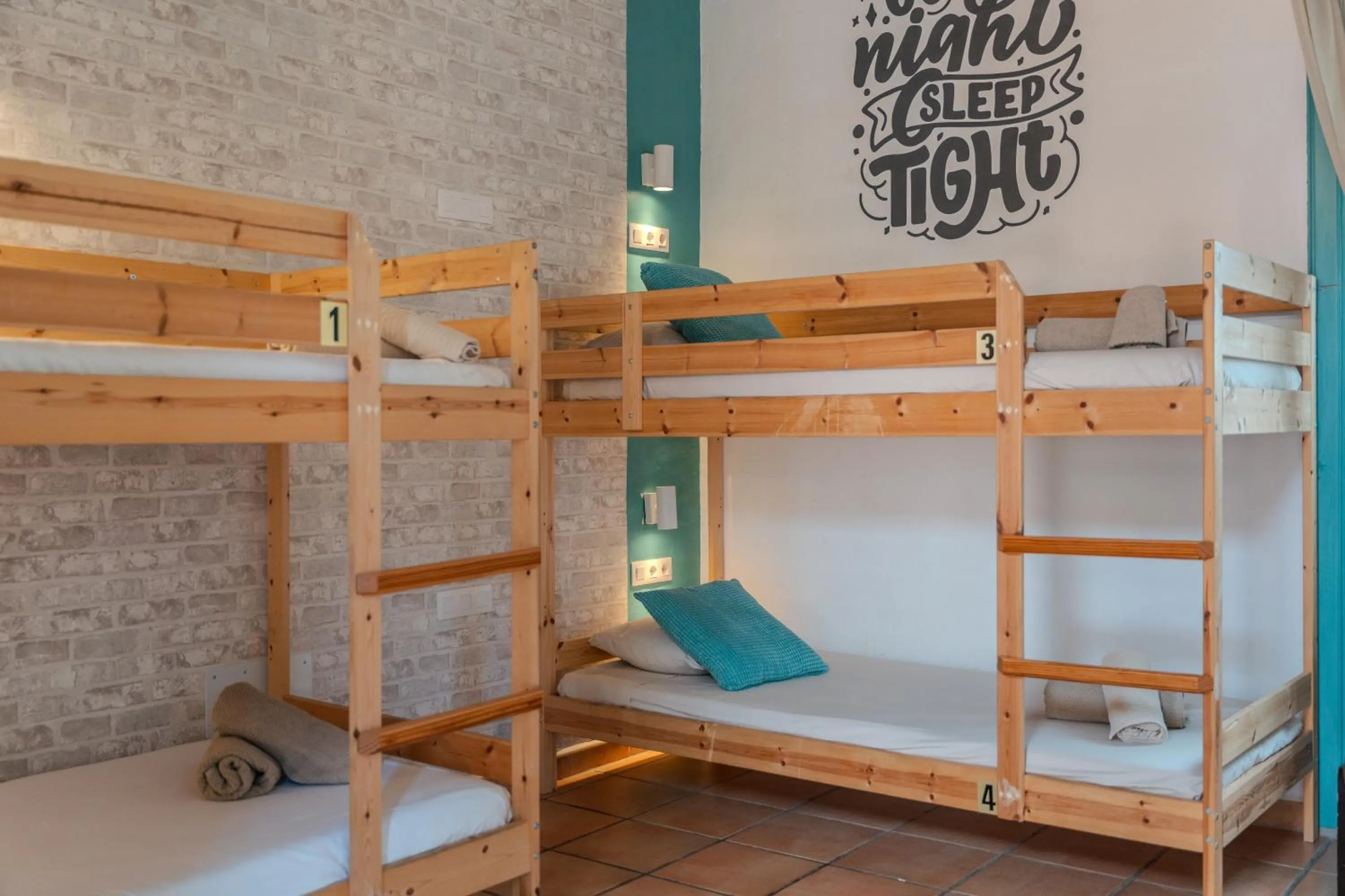 Bed in Jardines de Tamaide
