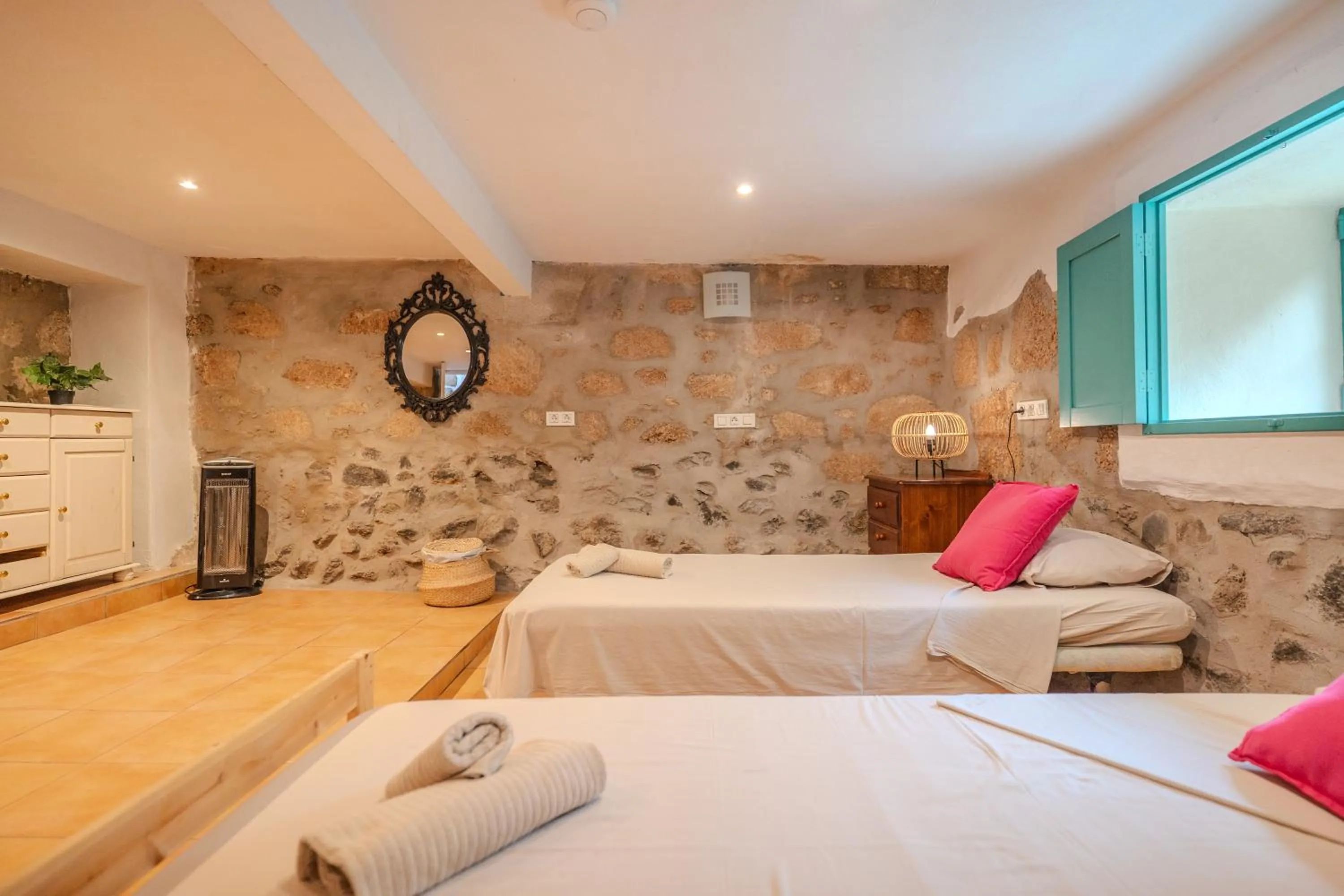Bed in Jardines de Tamaide