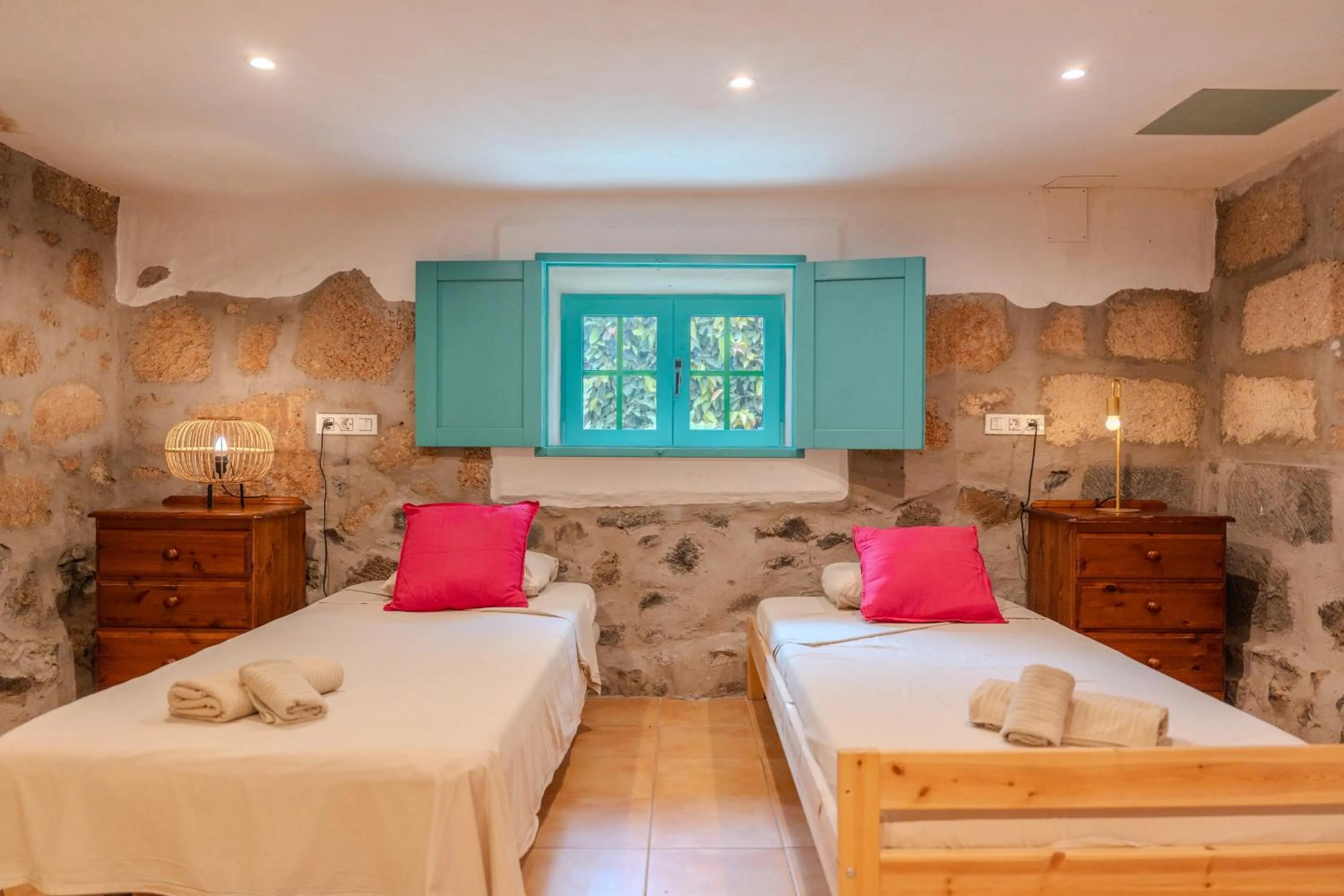 Bed in Jardines de Tamaide