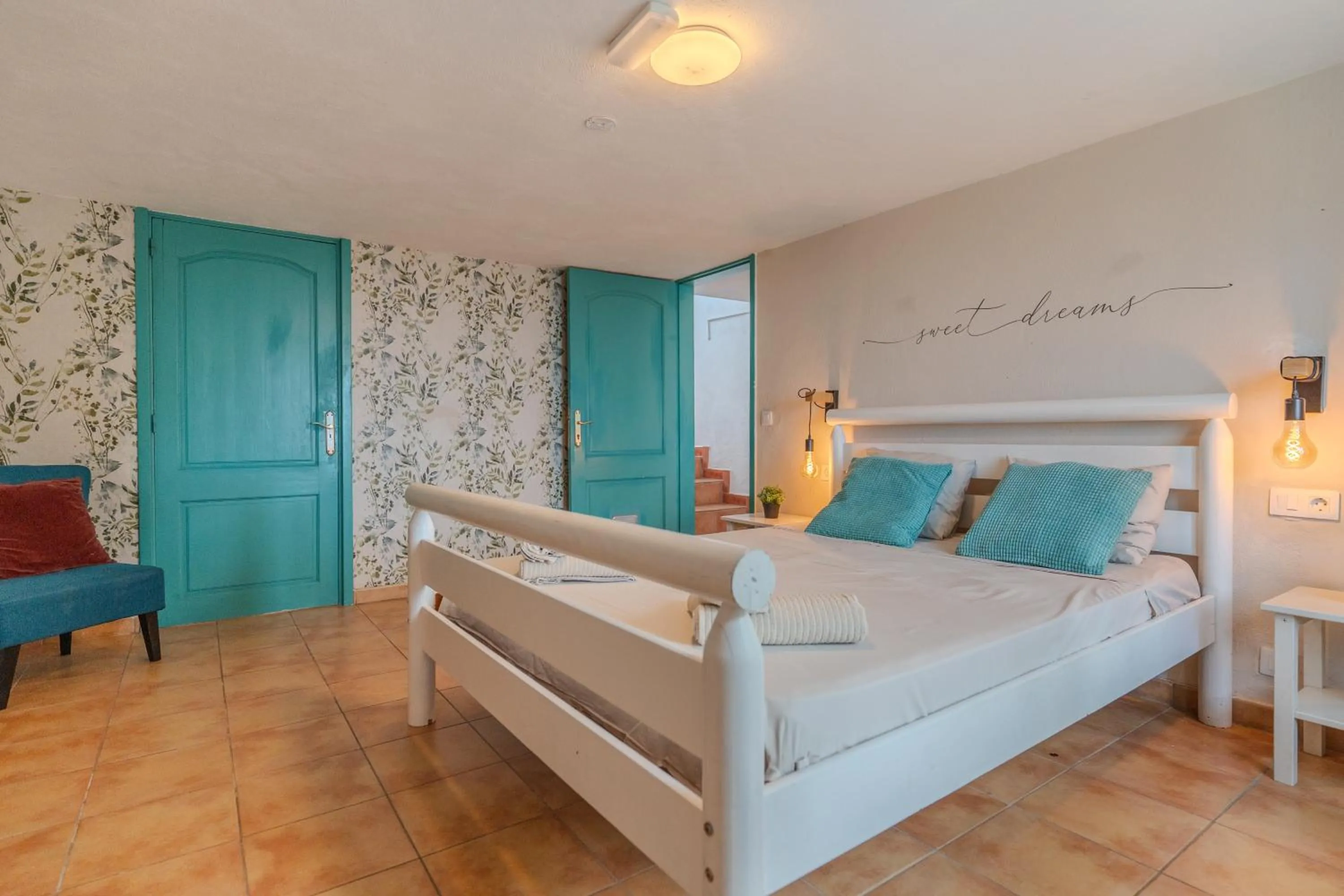 Bed in Jardines de Tamaide