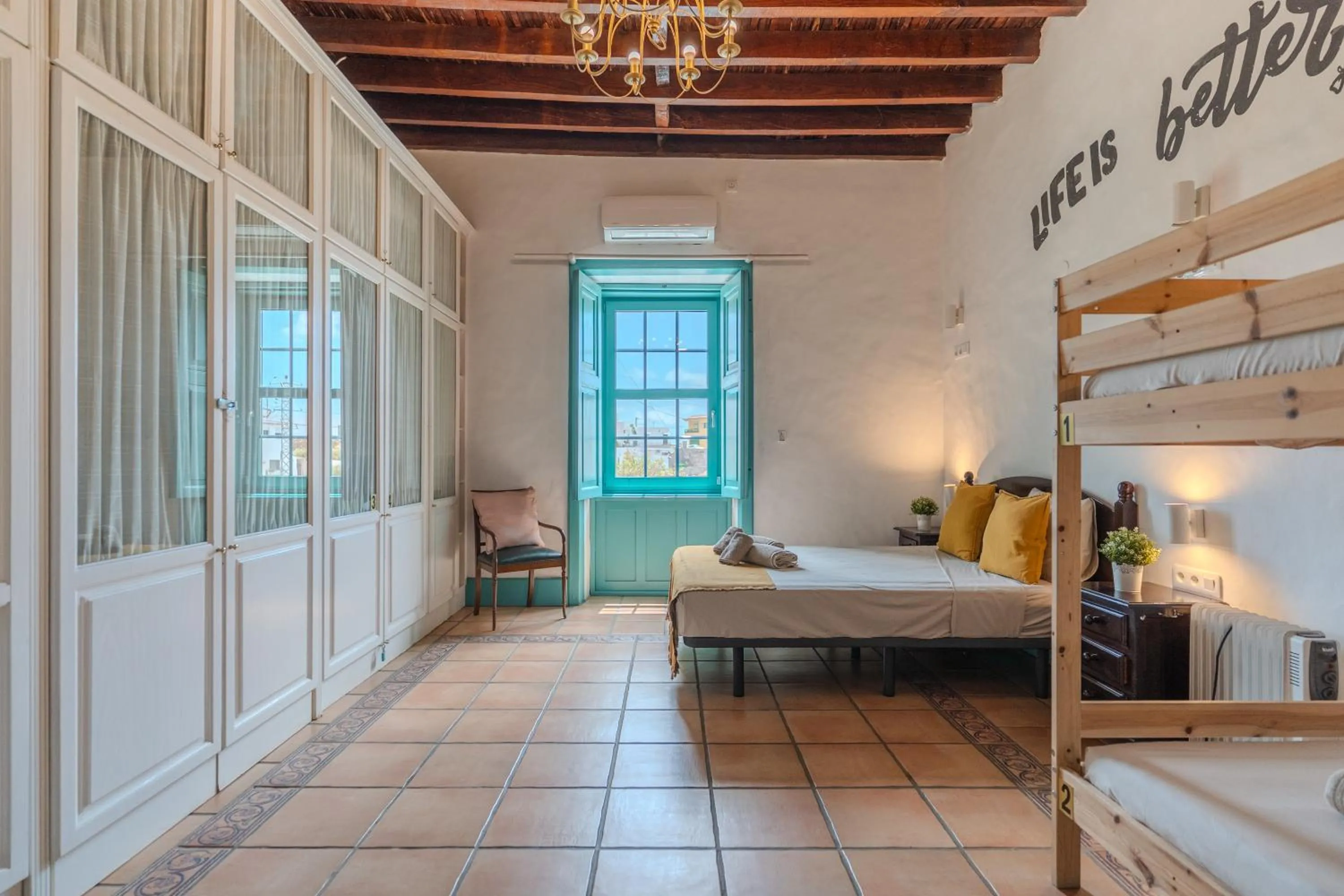 Bed in Jardines de Tamaide