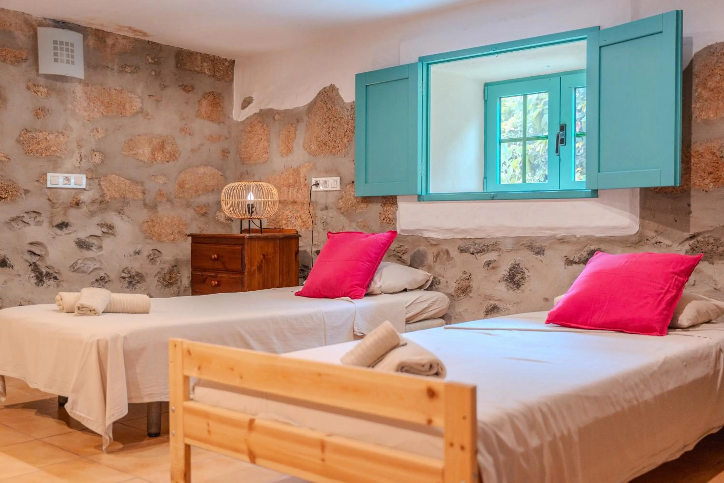 Bed in Jardines de Tamaide