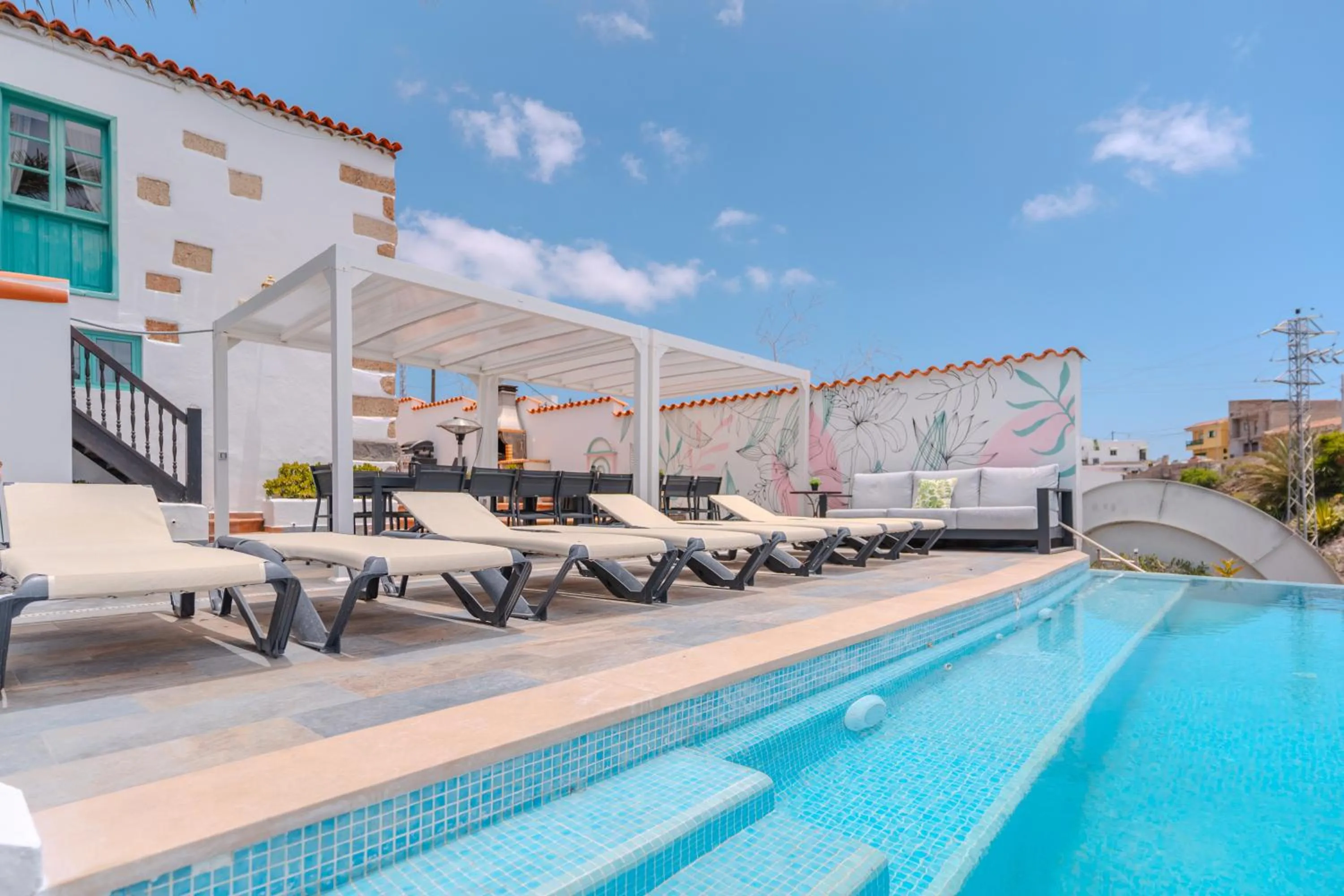 Pool view in Jardines de Tamaide