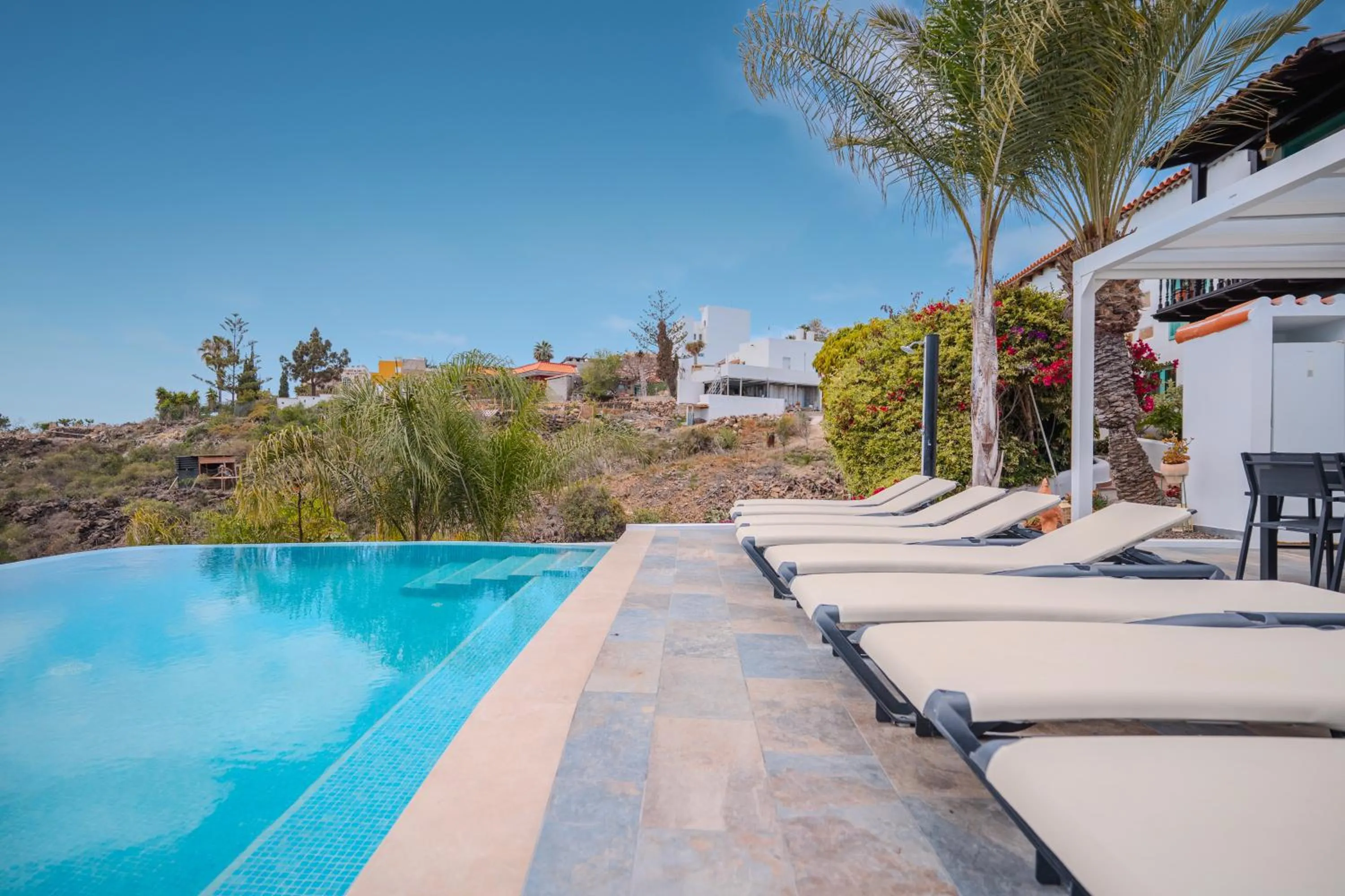 Swimming pool in Jardines de Tamaide