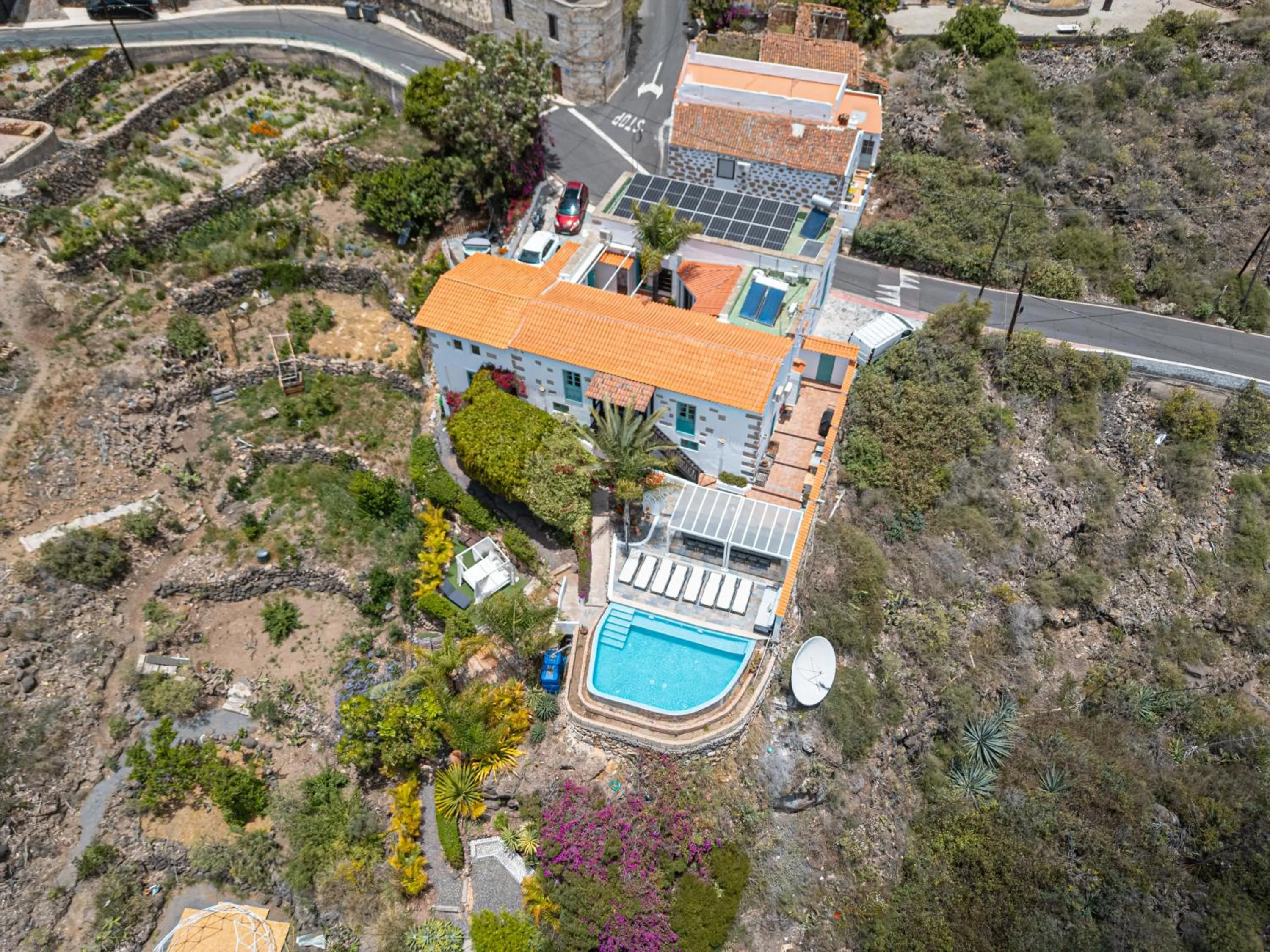 Property building in Jardines de Tamaide