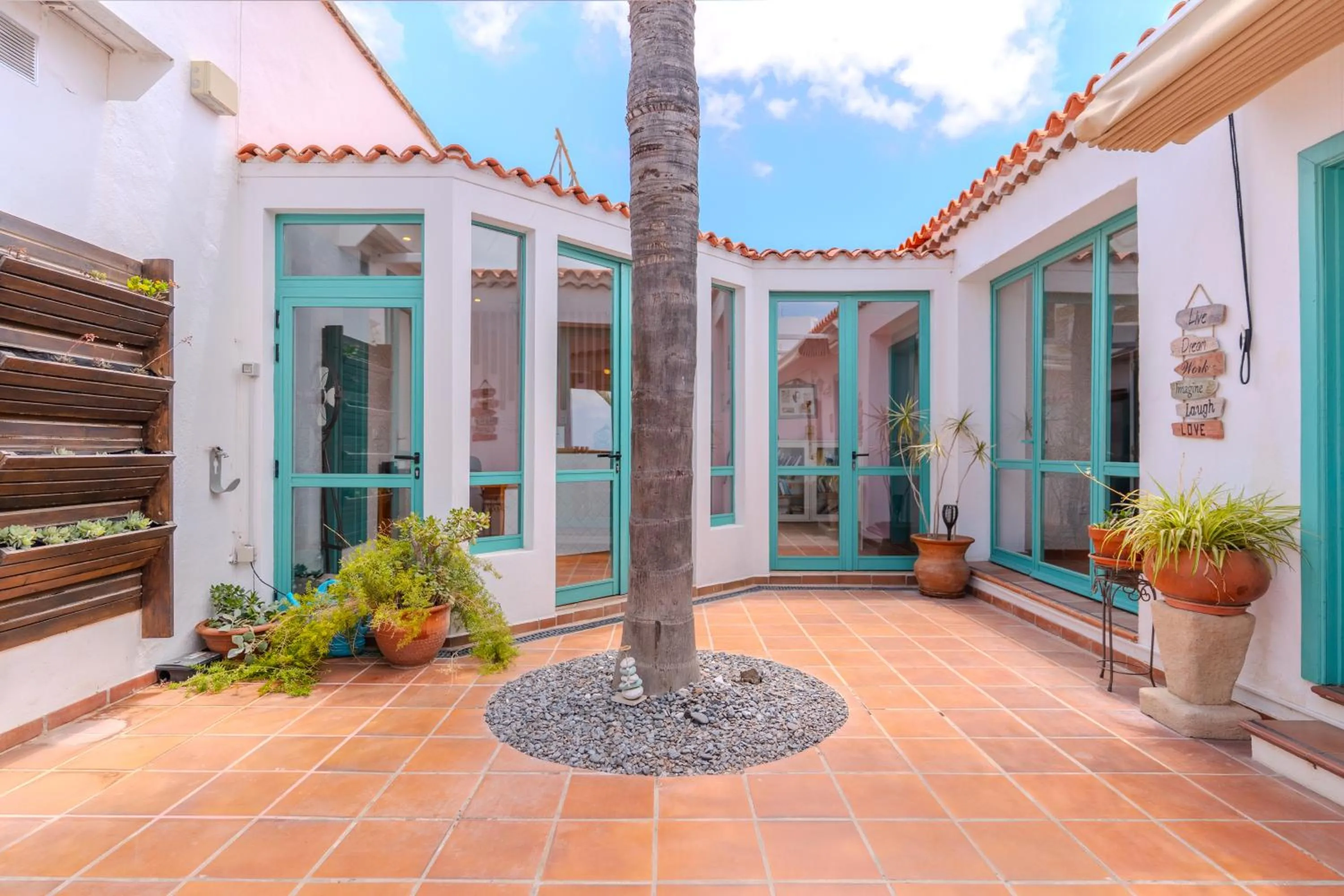 Patio in Jardines de Tamaide
