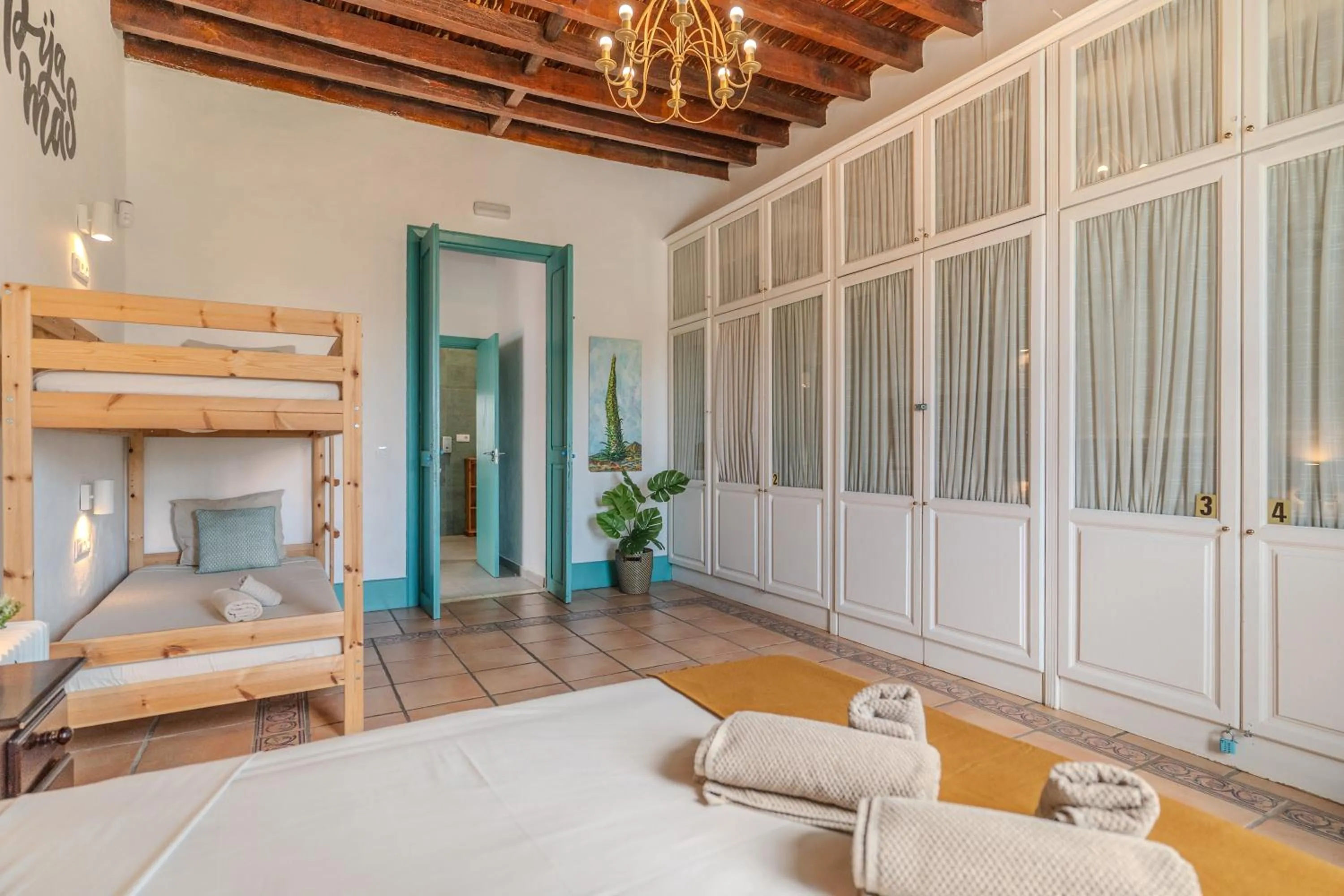 Bed in Jardines de Tamaide