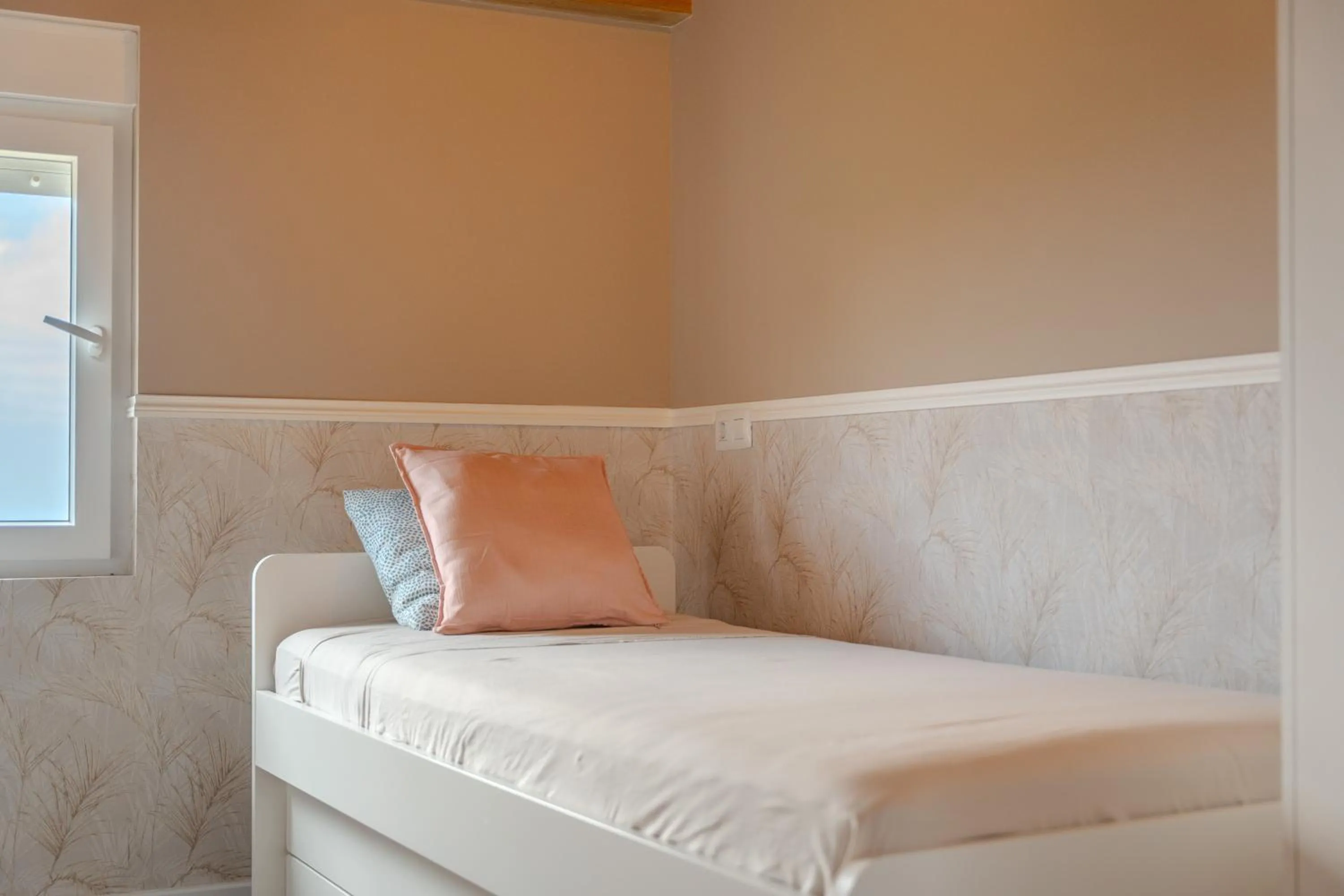 Bed in Jardines de Tamaide