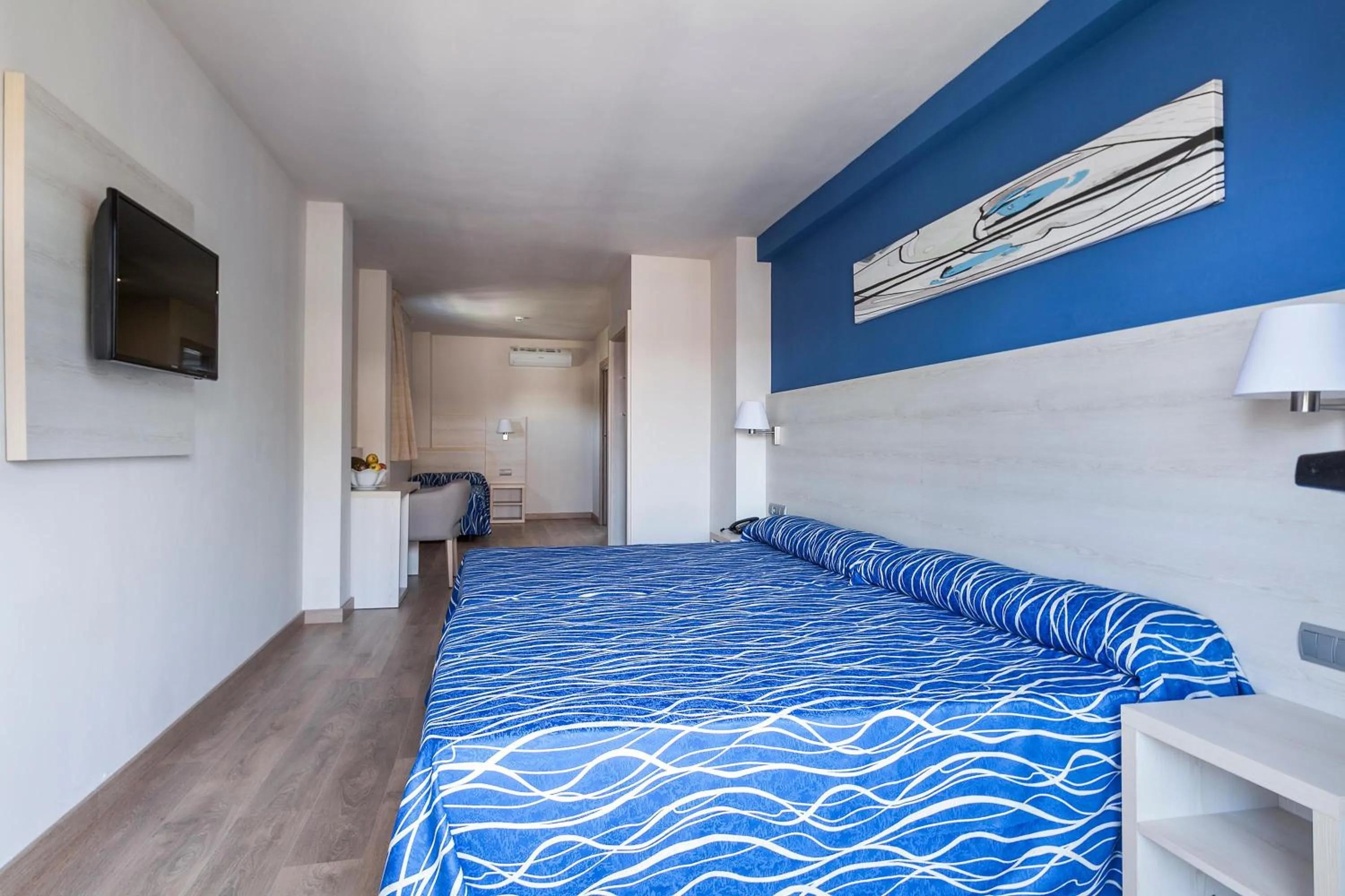 Photo of the whole room, Bed in Hotel Best San Francisco