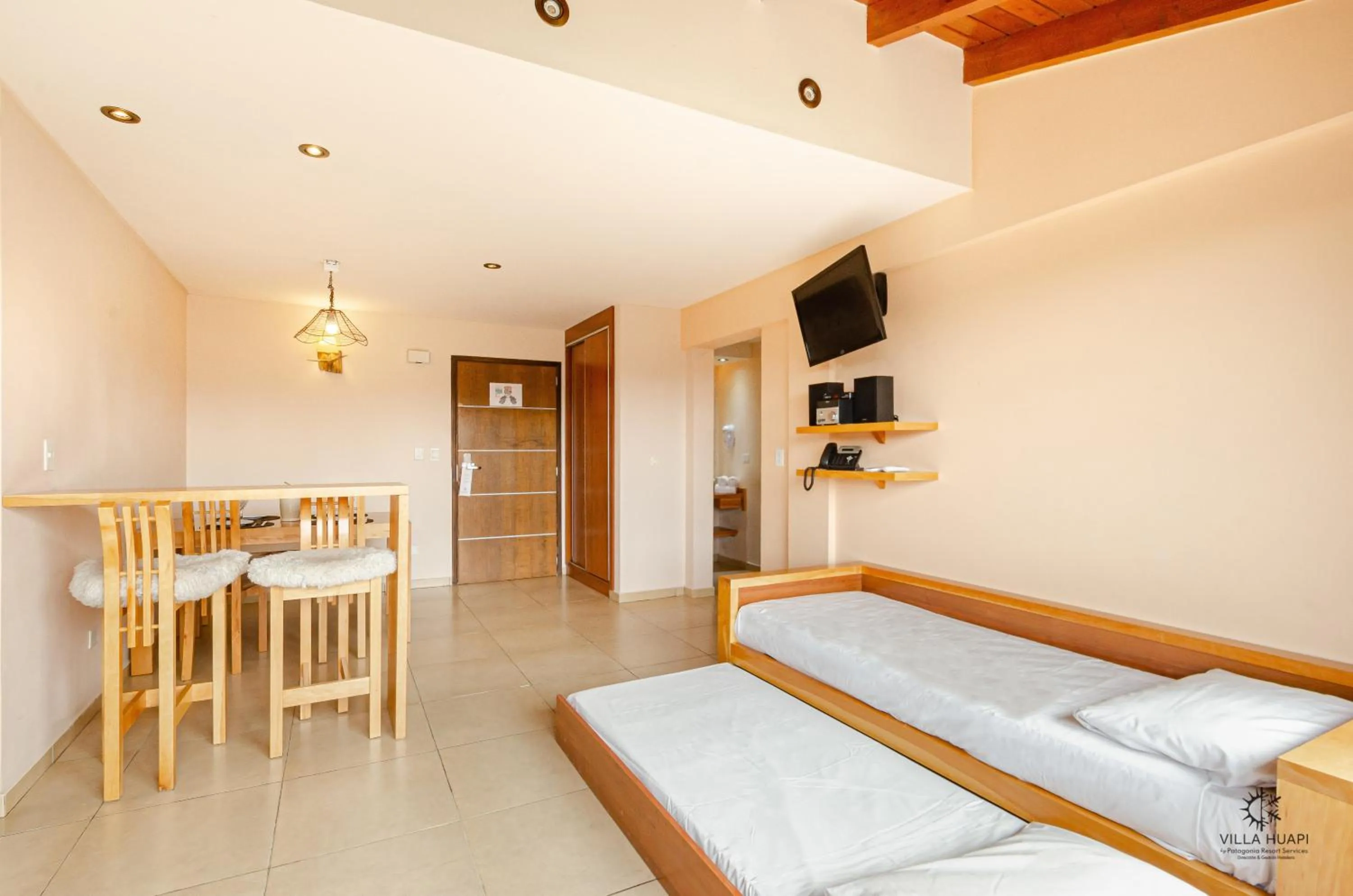 Living room, Bed in Villa Huapi